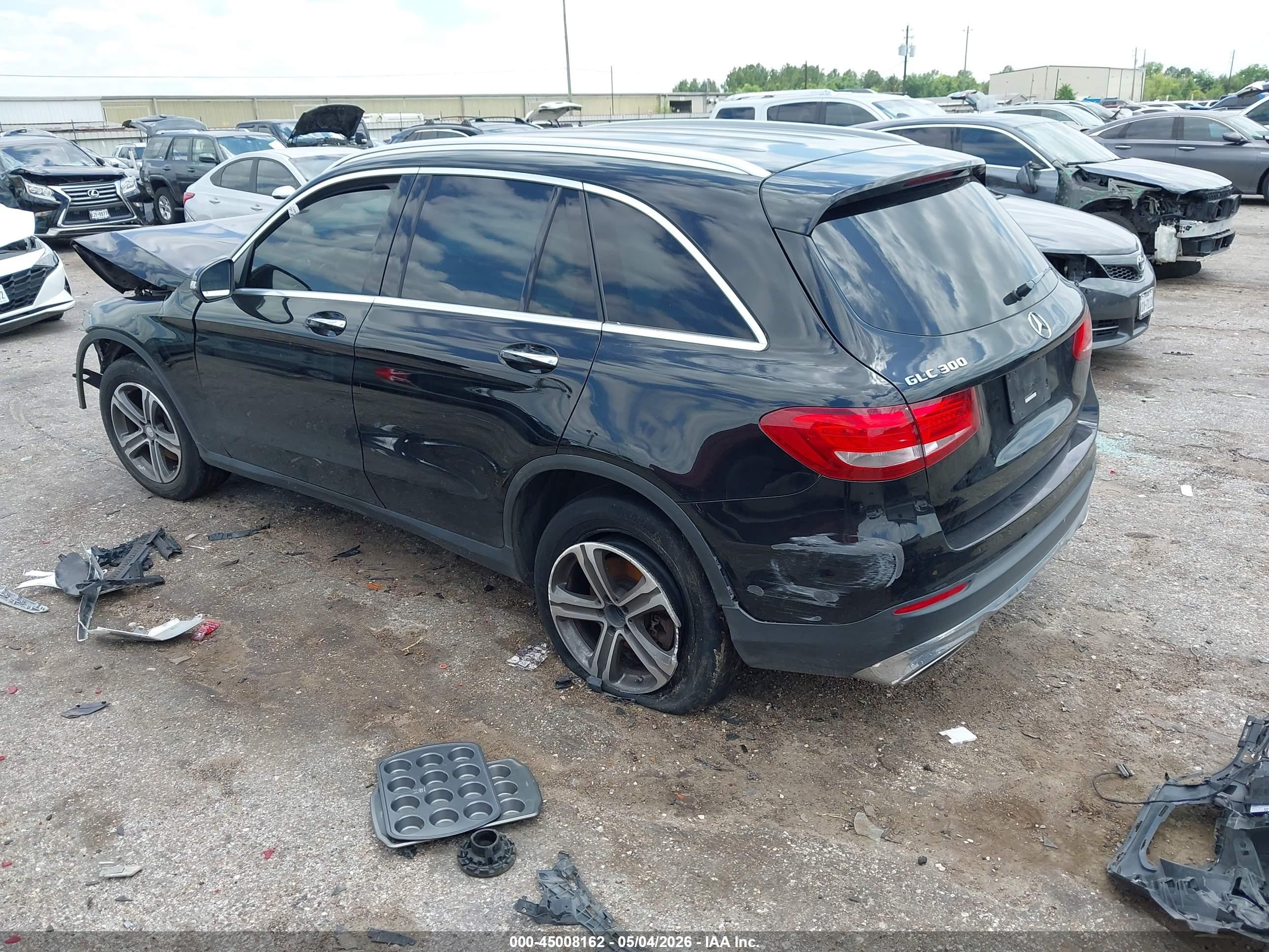 2017 Mercedes-benz Glc 300   Black vin: WDC0G4JBXHF139929