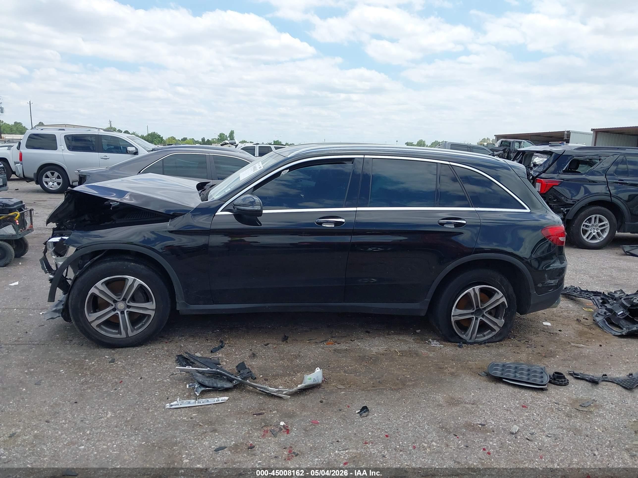 2017 Mercedes-benz Glc 300   Black vin: WDC0G4JBXHF139929