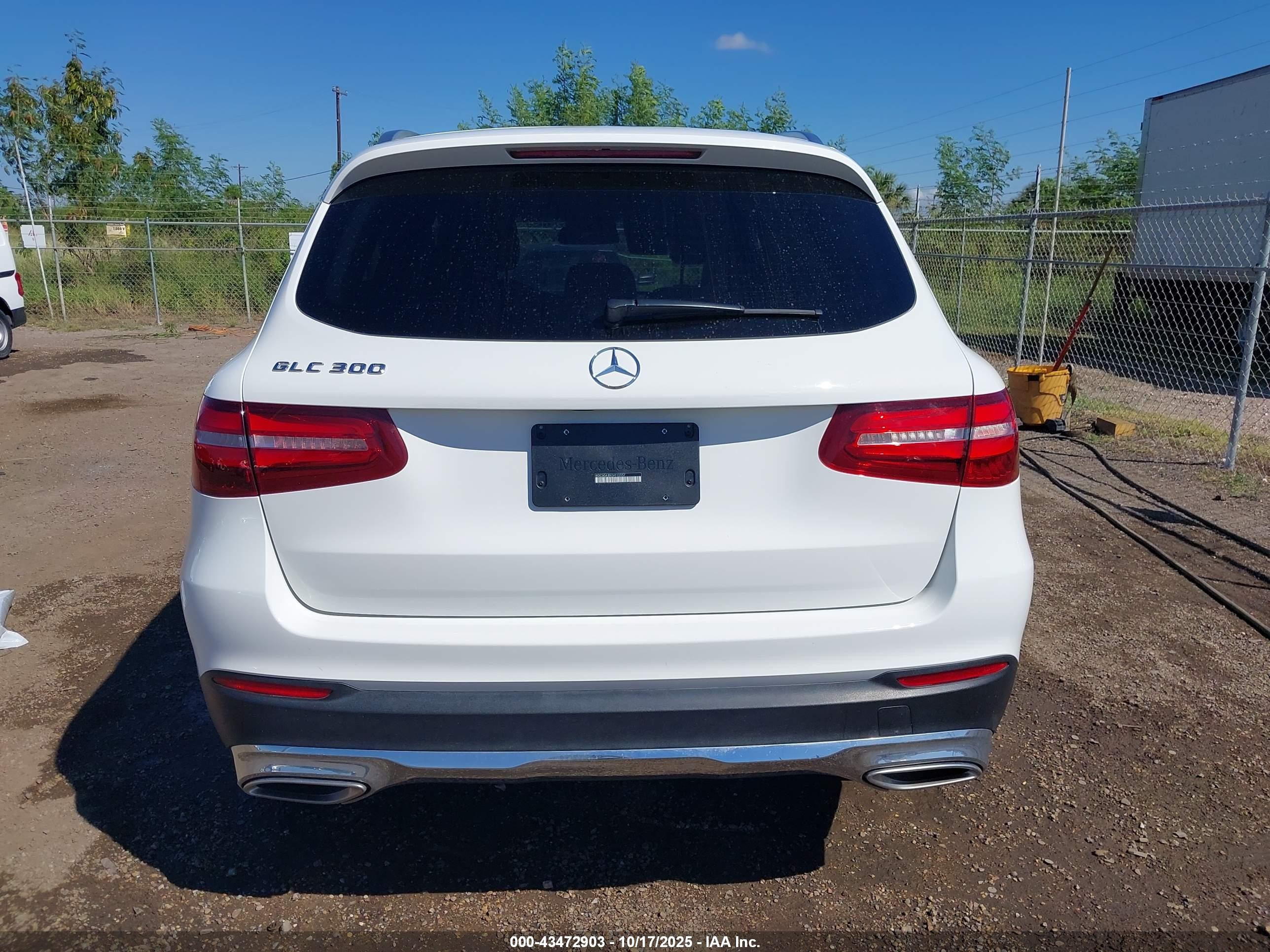 2018 Mercedes-benz Glc 300   White vin: WDC0G4JBXJV015557