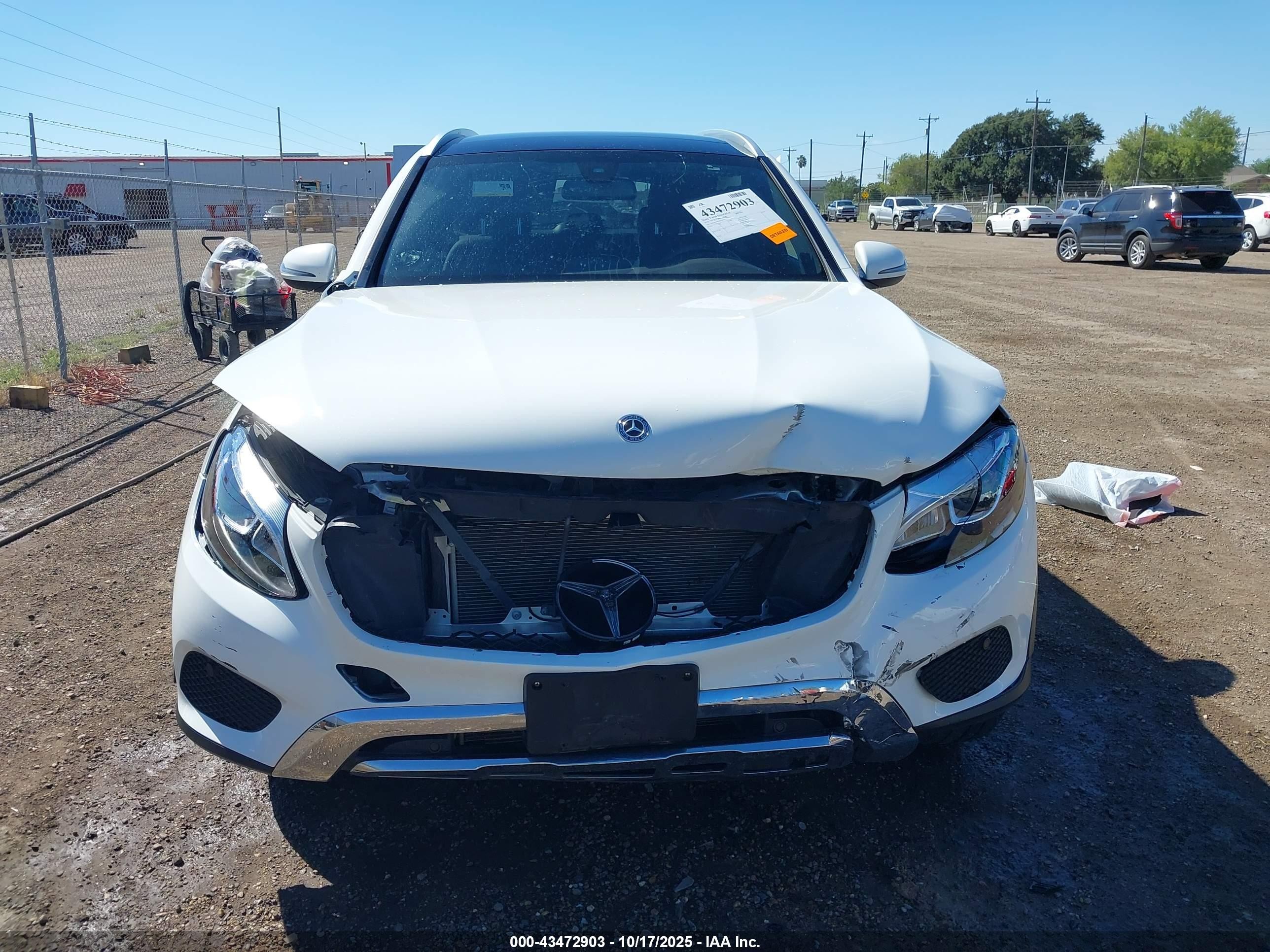 2018 Mercedes-benz Glc 300   White vin: WDC0G4JBXJV015557