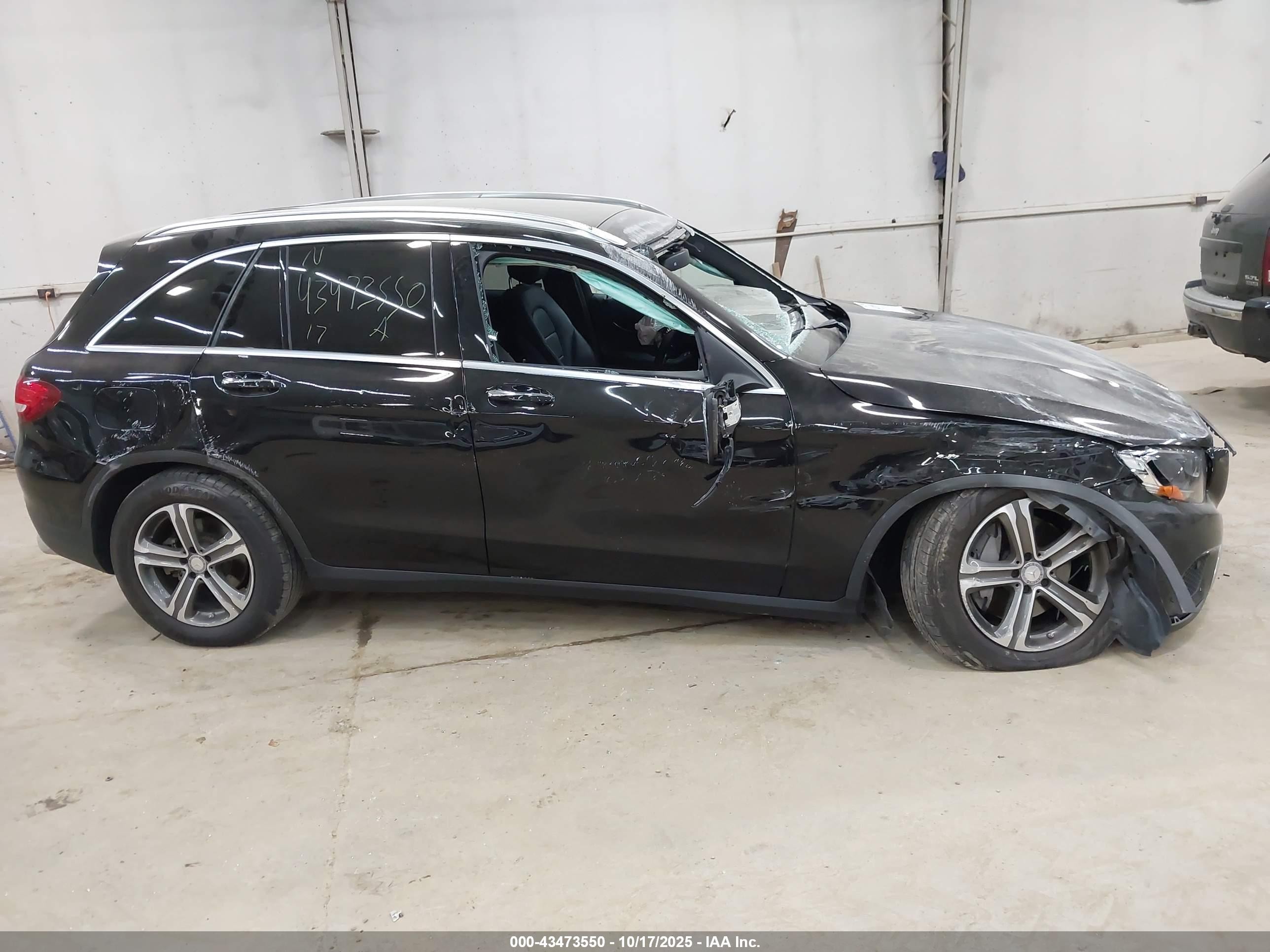 2017 Mercedes-benz Glc 300 4matic Black vin: WDC0G4KB0HF126900