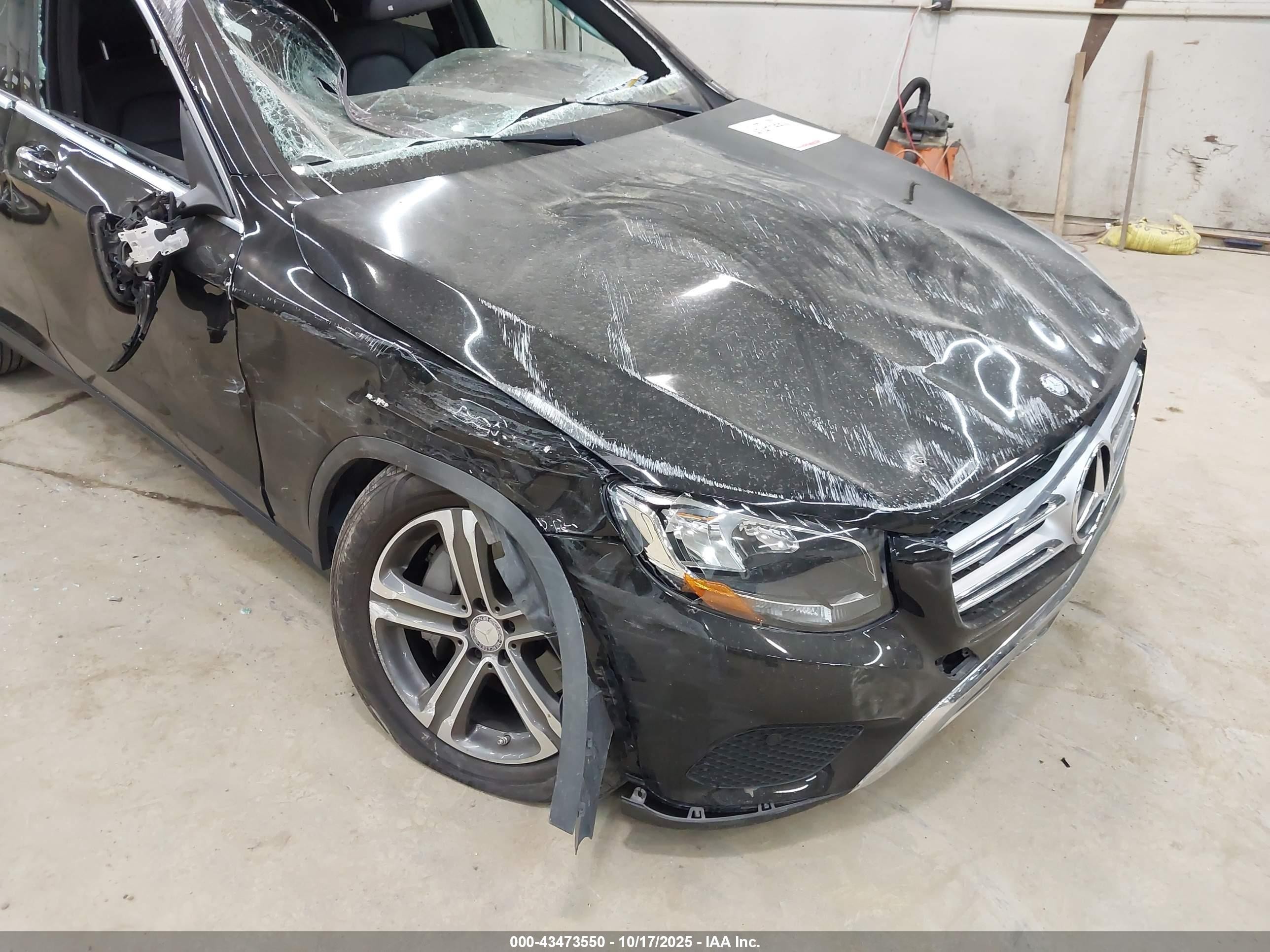 2017 Mercedes-benz Glc 300 4matic Black vin: WDC0G4KB0HF126900