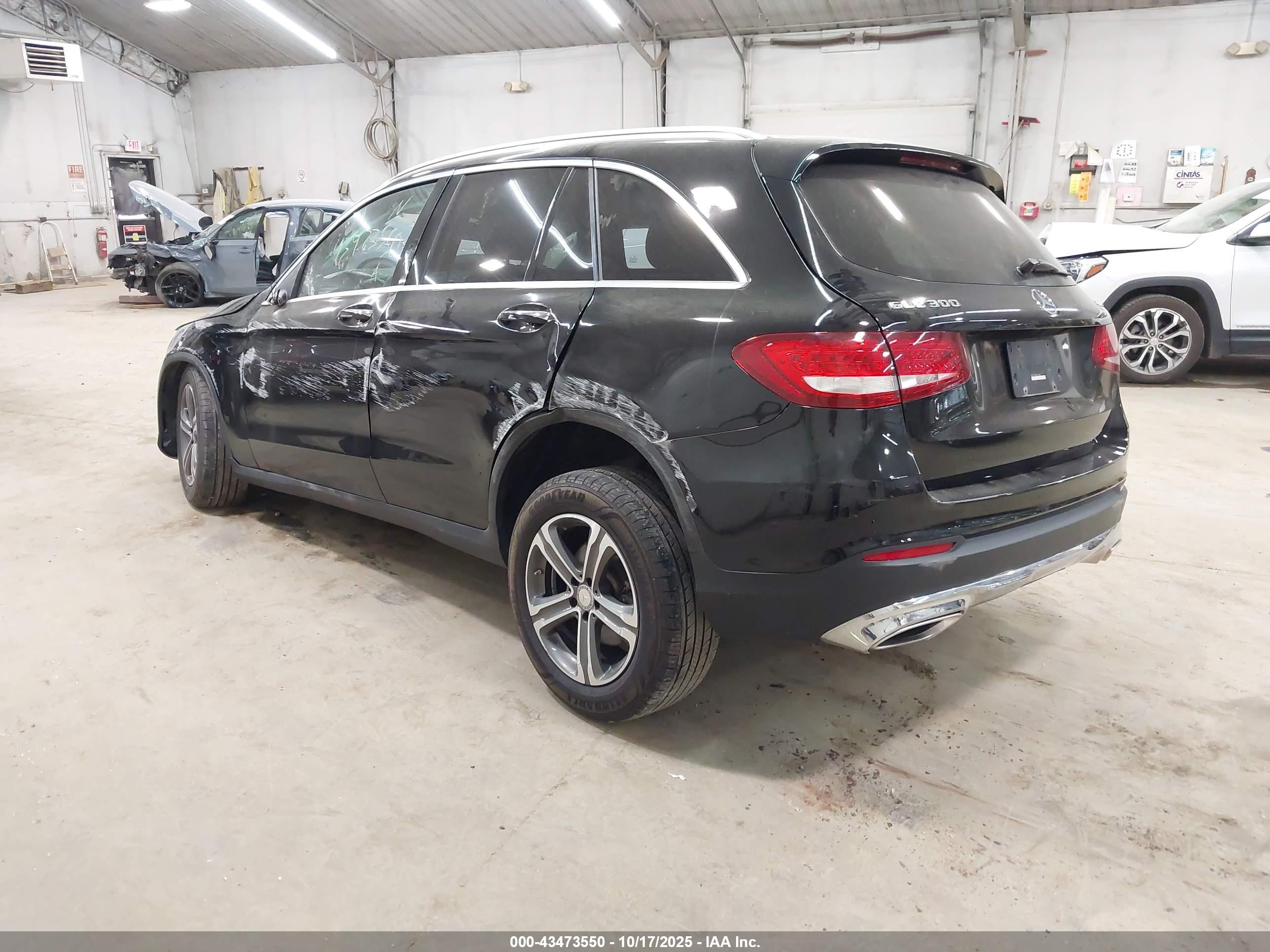 2017 Mercedes-benz Glc 300 4matic Black vin: WDC0G4KB0HF126900