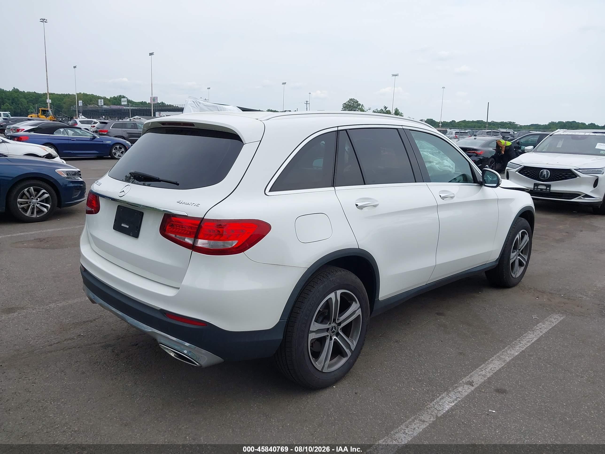 2019 Mercedes-benz Glc 300 4matic White vin: WDC0G4KB0KF558457