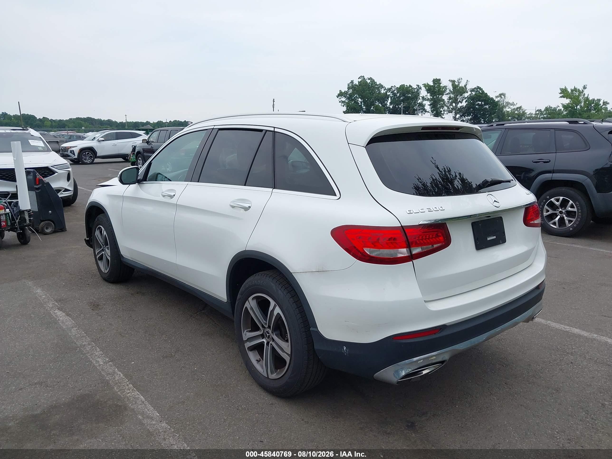 2019 Mercedes-benz Glc 300 4matic White vin: WDC0G4KB0KF558457