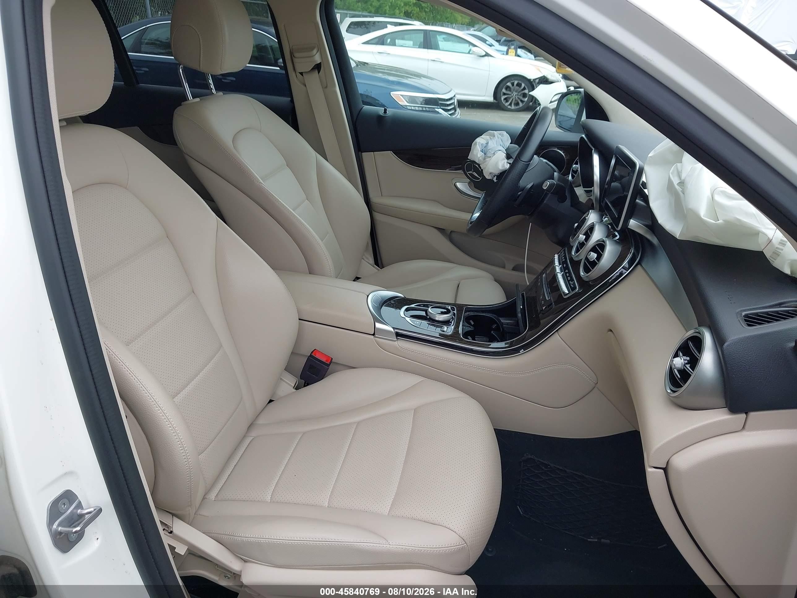 2019 Mercedes-benz Glc 300 4matic White vin: WDC0G4KB0KF558457