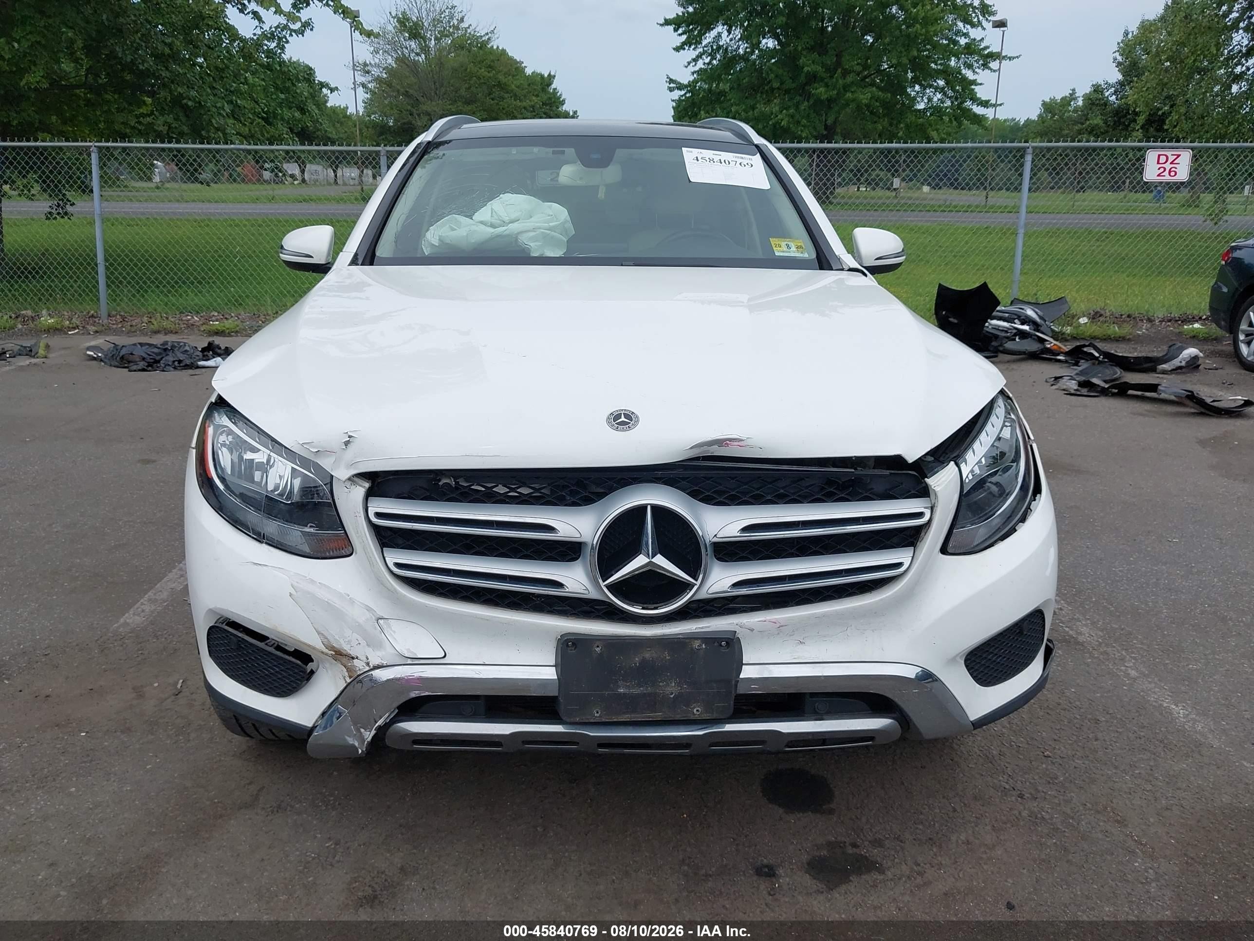 2019 Mercedes-benz Glc 300 4matic White vin: WDC0G4KB0KF558457
