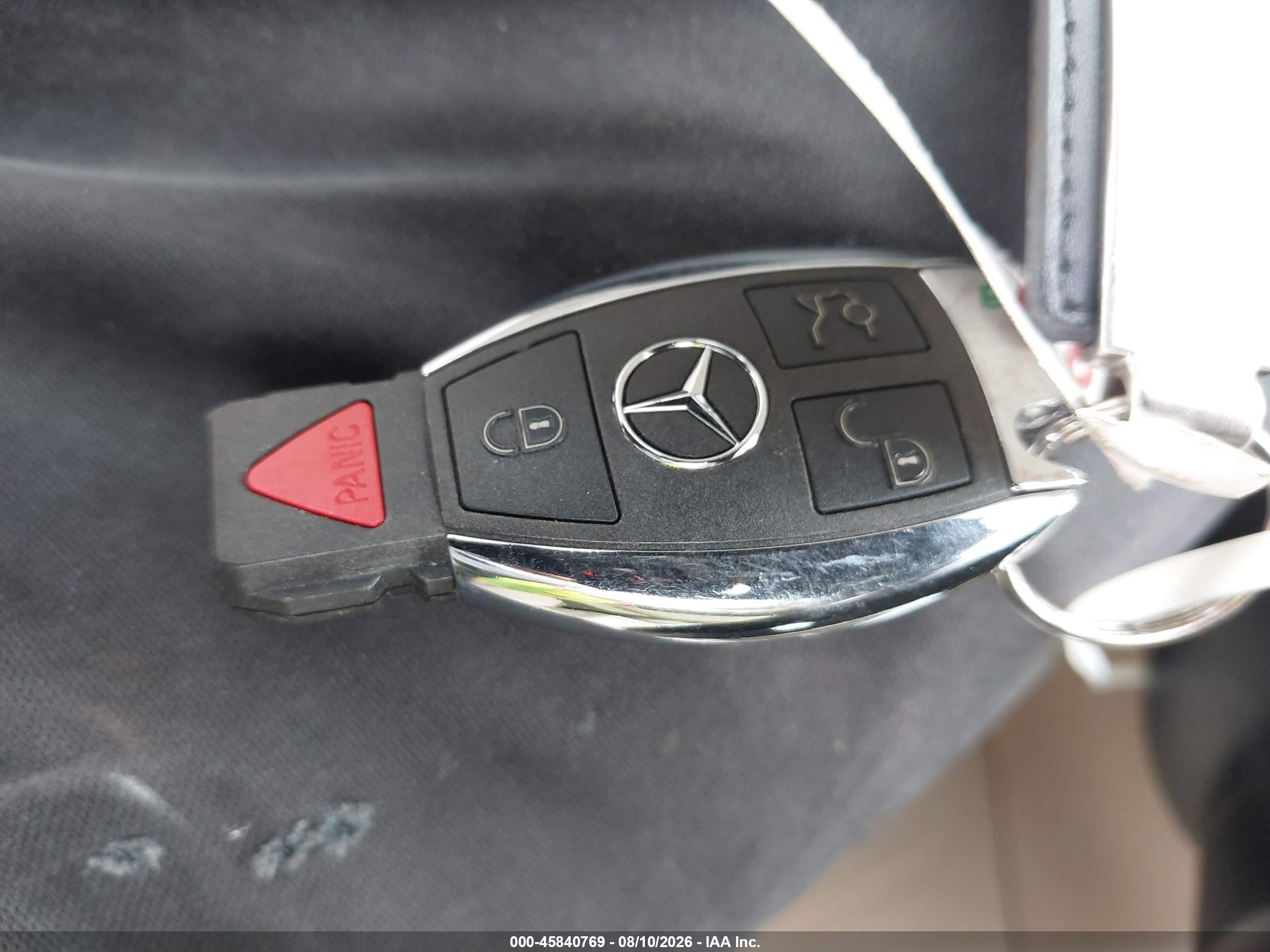 2019 Mercedes-benz Glc 300 4matic White vin: WDC0G4KB0KF558457