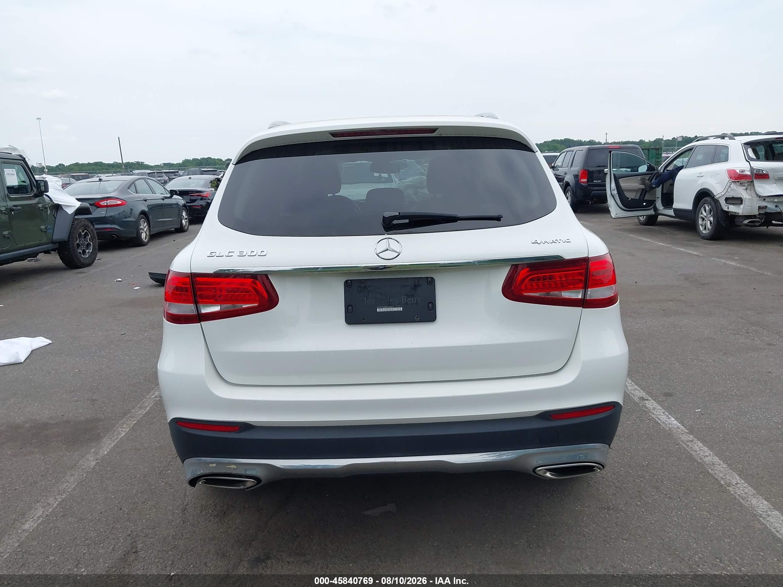 2019 Mercedes-benz Glc 300 4matic White vin: WDC0G4KB0KF558457