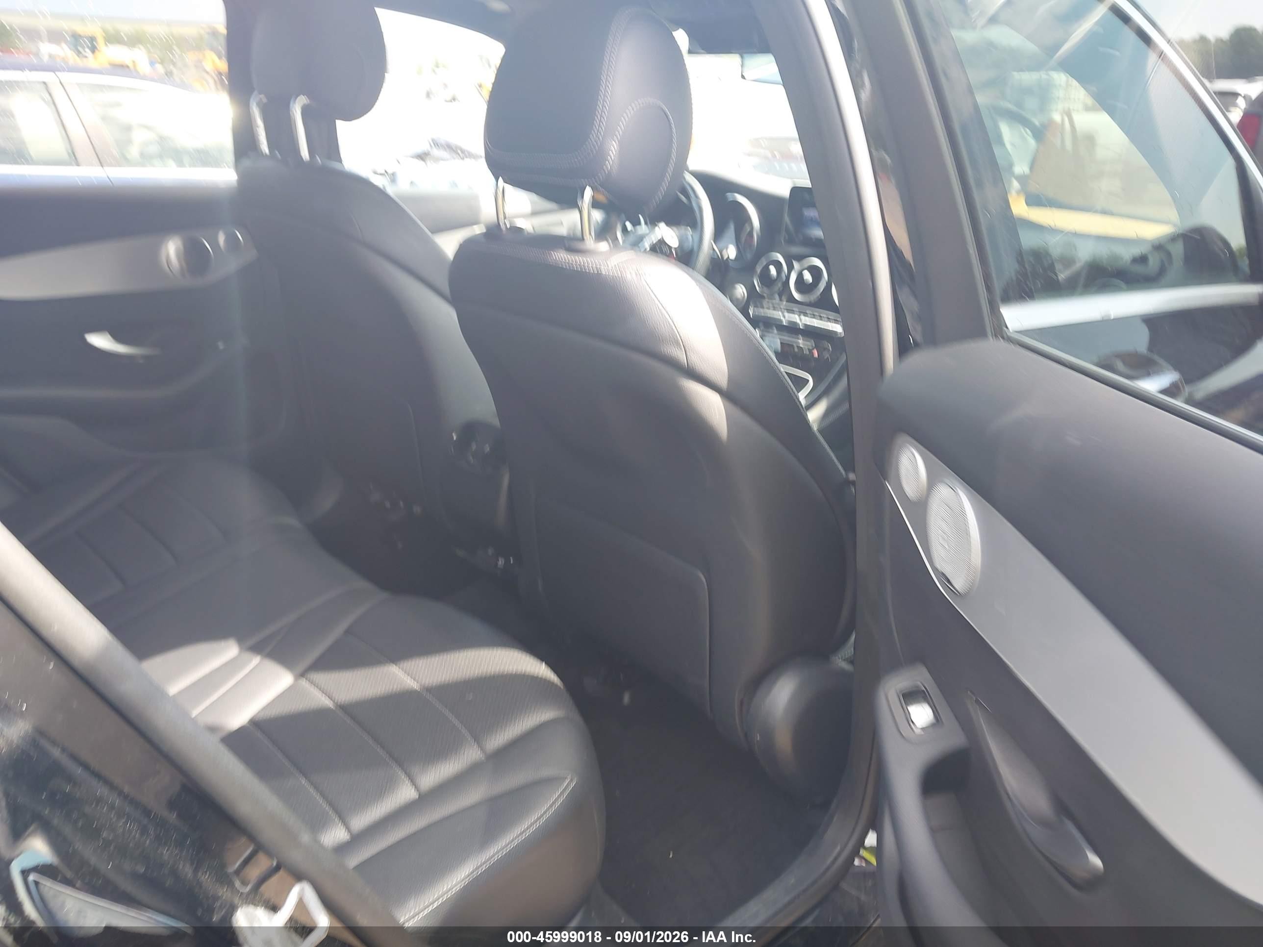 2017 Mercedes-benz Glc 300 4matic Черный vin: WDC0G4KB1HF133953