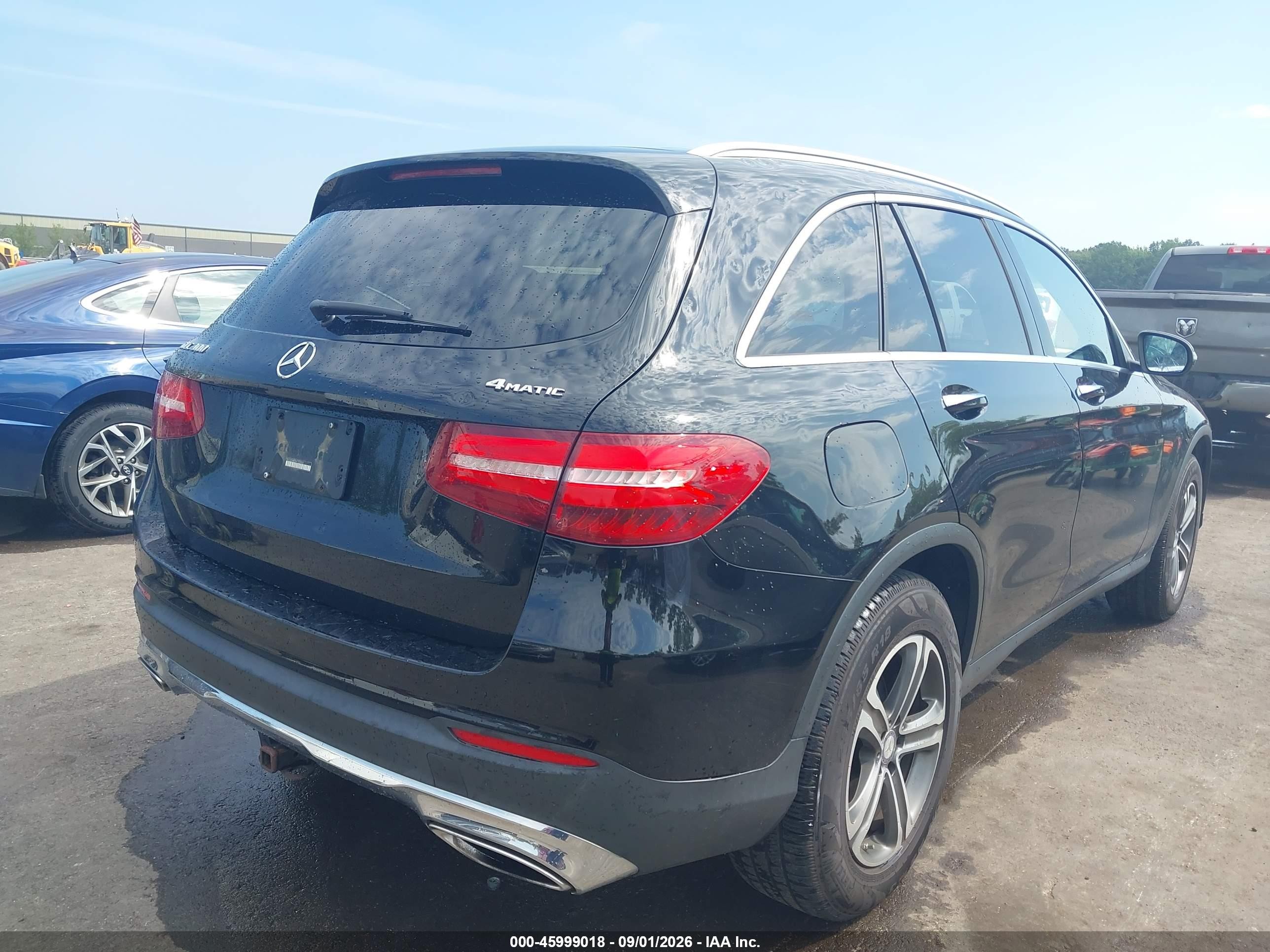 2017 Mercedes-benz Glc 300 4matic Черный vin: WDC0G4KB1HF133953