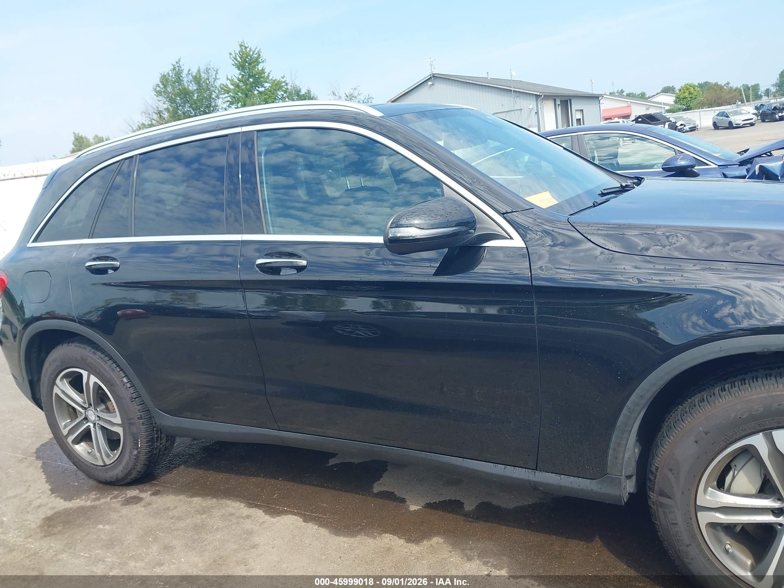 2017 Mercedes-benz Glc 300 4matic Черный vin: WDC0G4KB1HF133953