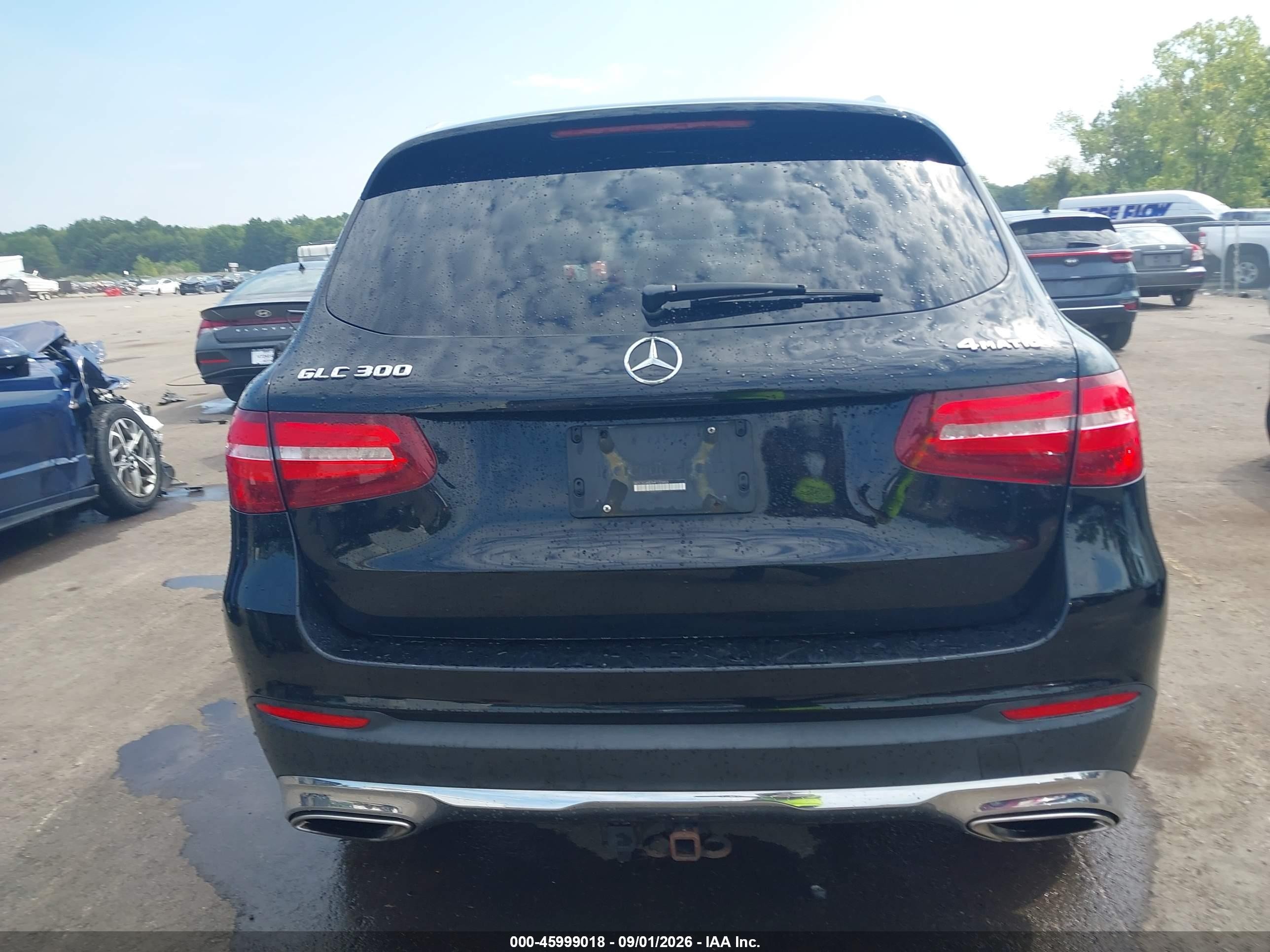 2017 Mercedes-benz Glc 300 4matic Черный vin: WDC0G4KB1HF133953