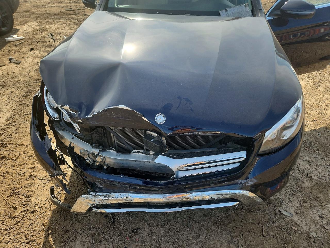 2017 Mercedes-benz Glc 300 4matic Blue vin: WDC0G4KB1HF163826
