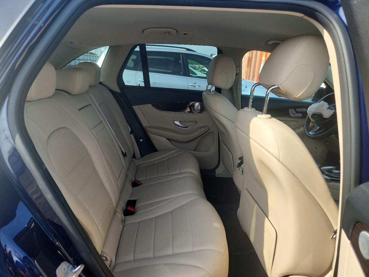 2017 Mercedes-benz Glc 300 4matic Blue vin: WDC0G4KB1HF163826