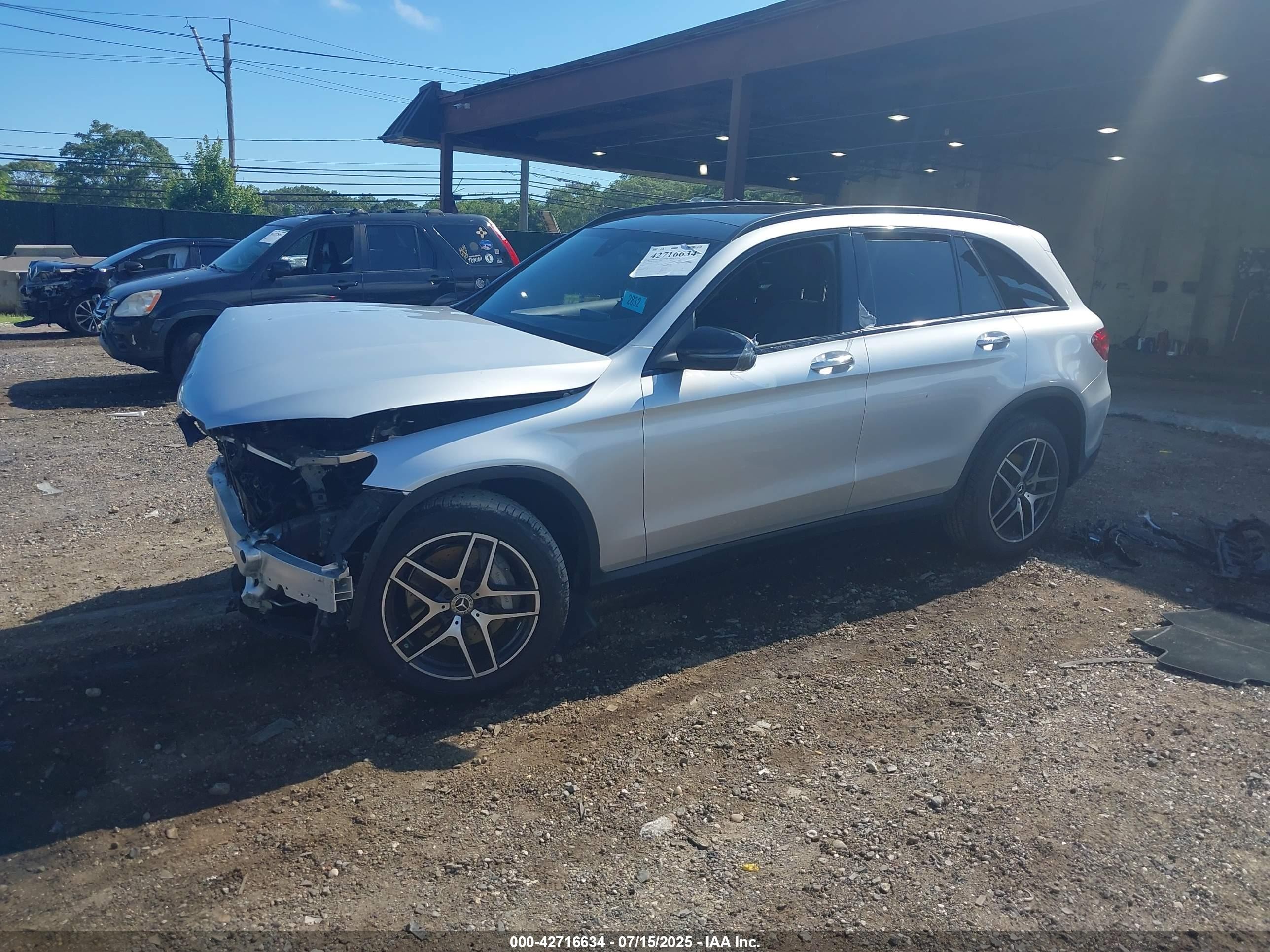 2017 Mercedes-benz Glc 300 4matic Silver vin: WDC0G4KB1HF219389