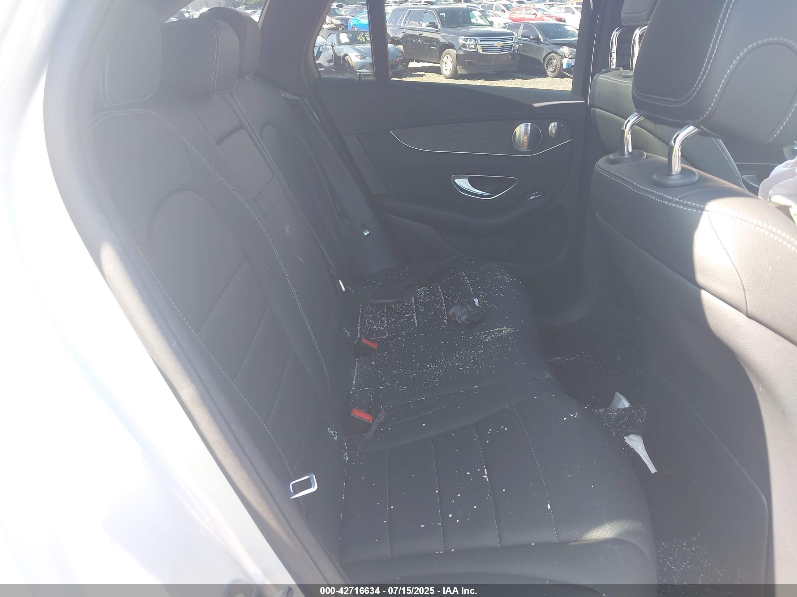 2017 Mercedes-benz Glc 300 4matic Silver vin: WDC0G4KB1HF219389