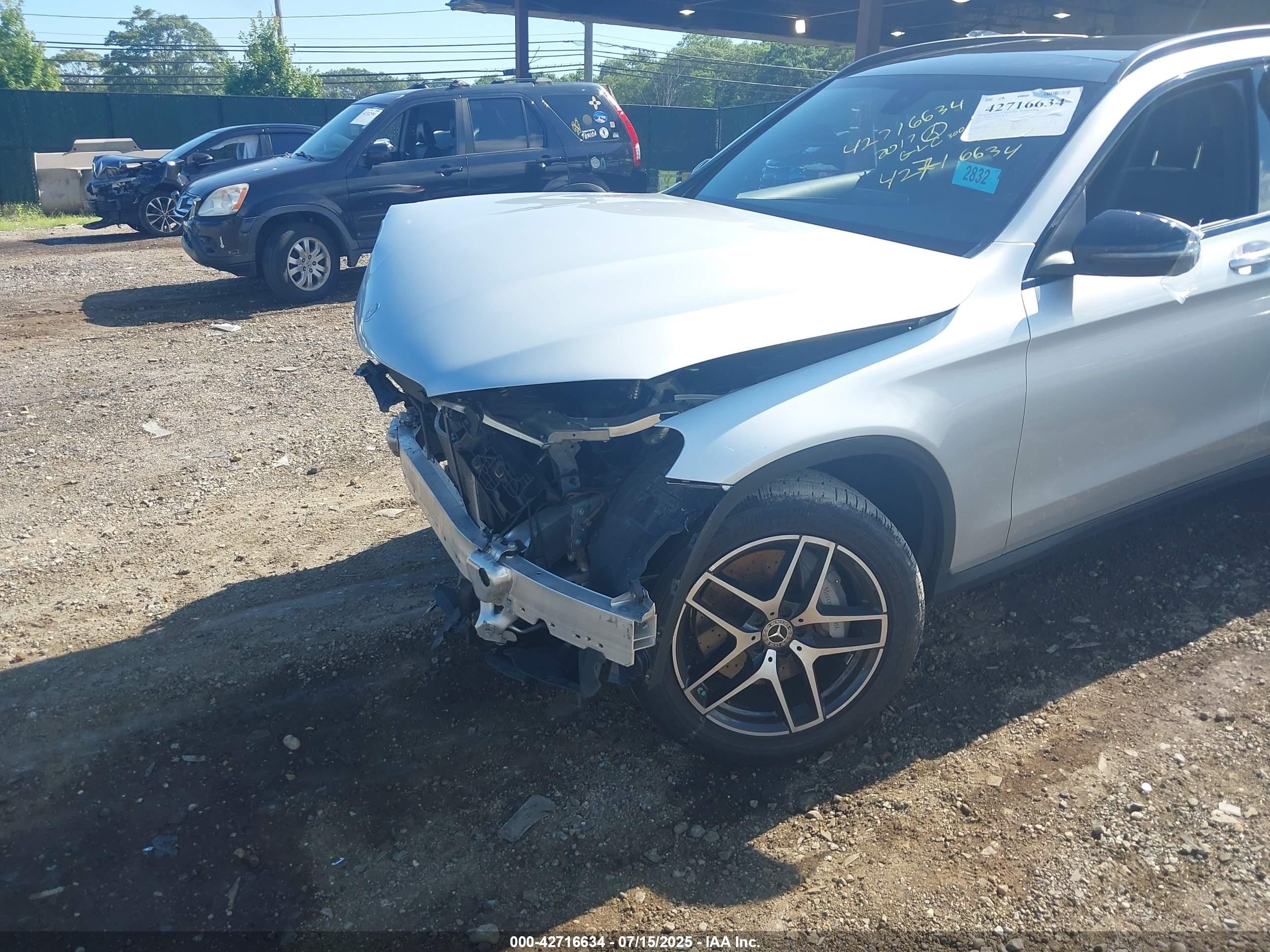 2017 Mercedes-benz Glc 300 4matic Silver vin: WDC0G4KB1HF219389
