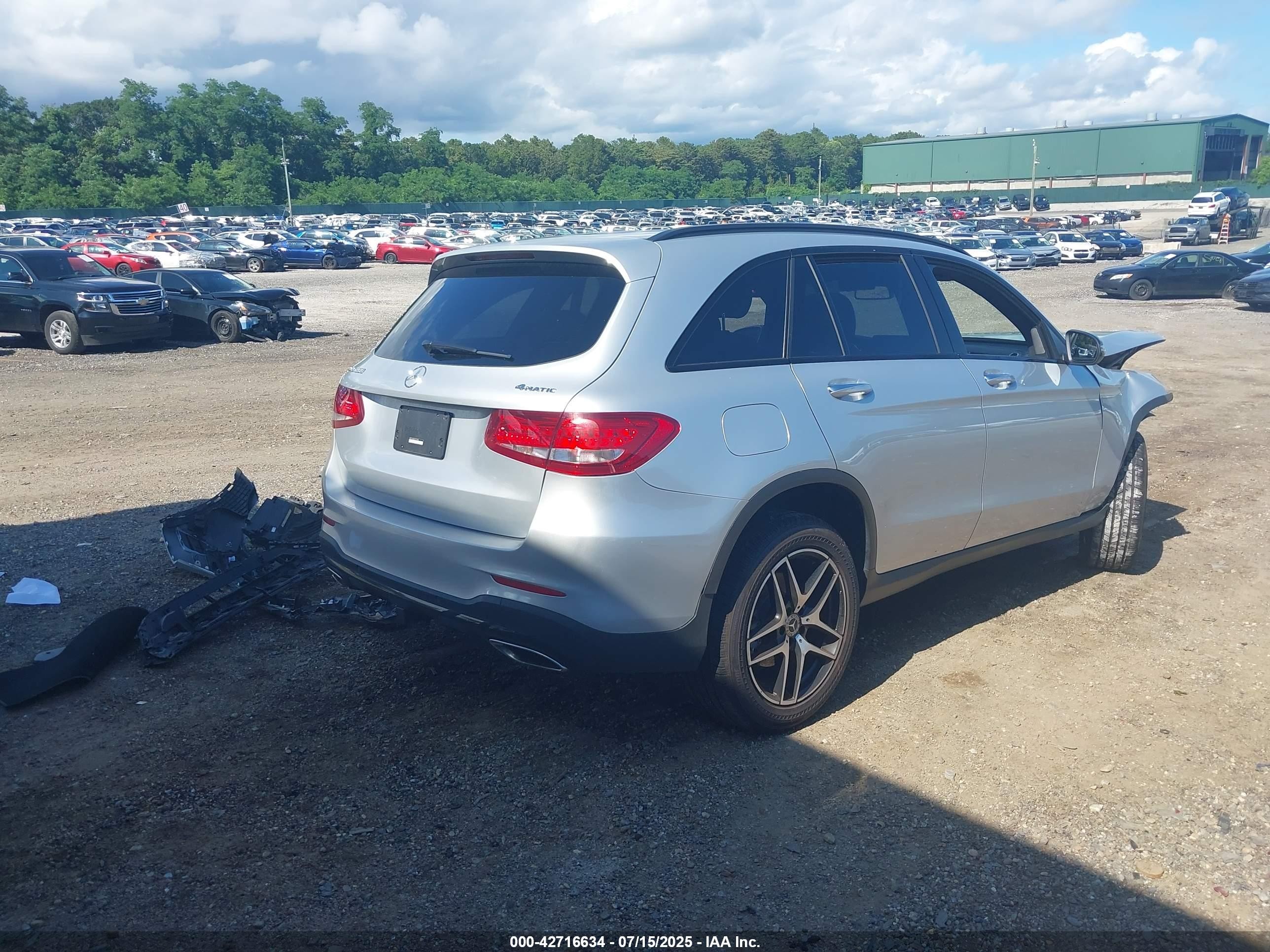 2017 Mercedes-benz Glc 300 4matic Silver vin: WDC0G4KB1HF219389
