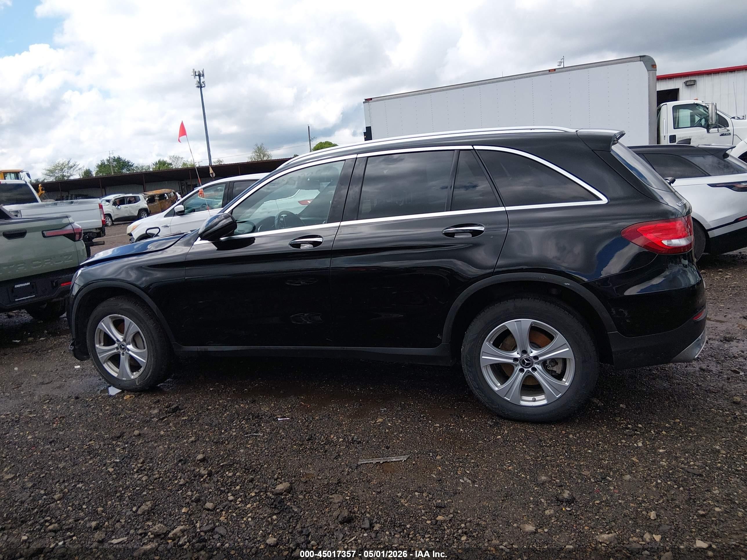 2017 Mercedes-benz Glc 300 4matic Black vin: WDC0G4KB1HF254322