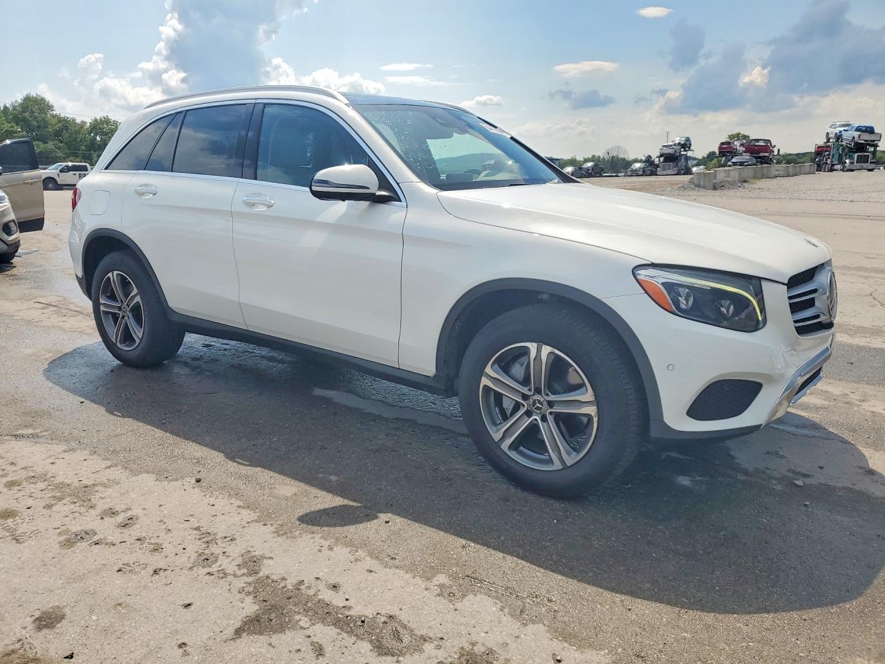 2017 Mercedes-benz Glc 300 4matic Белый vin: WDC0G4KB1HV004715