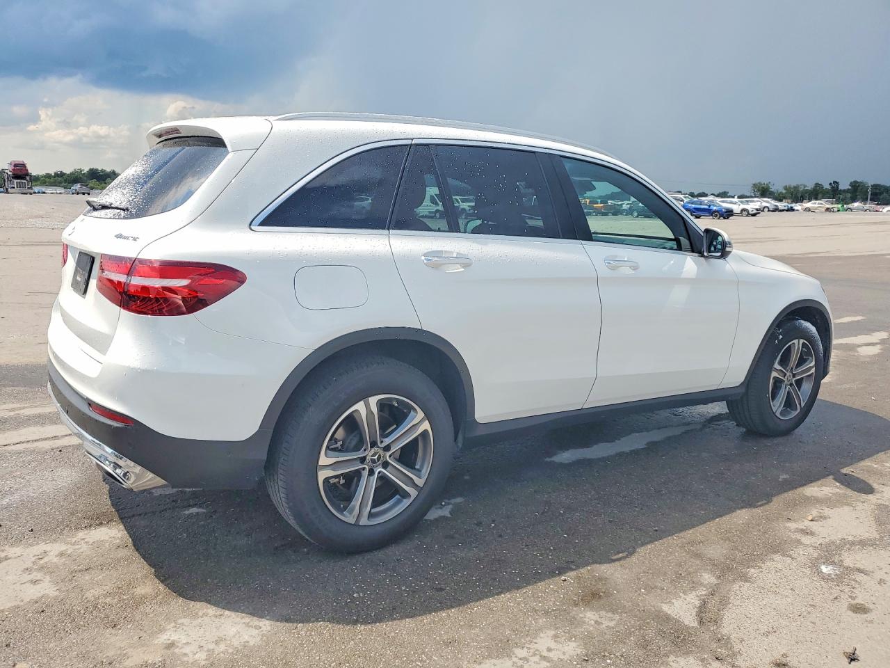 2017 Mercedes-benz Glc 300 4matic Белый vin: WDC0G4KB1HV004715