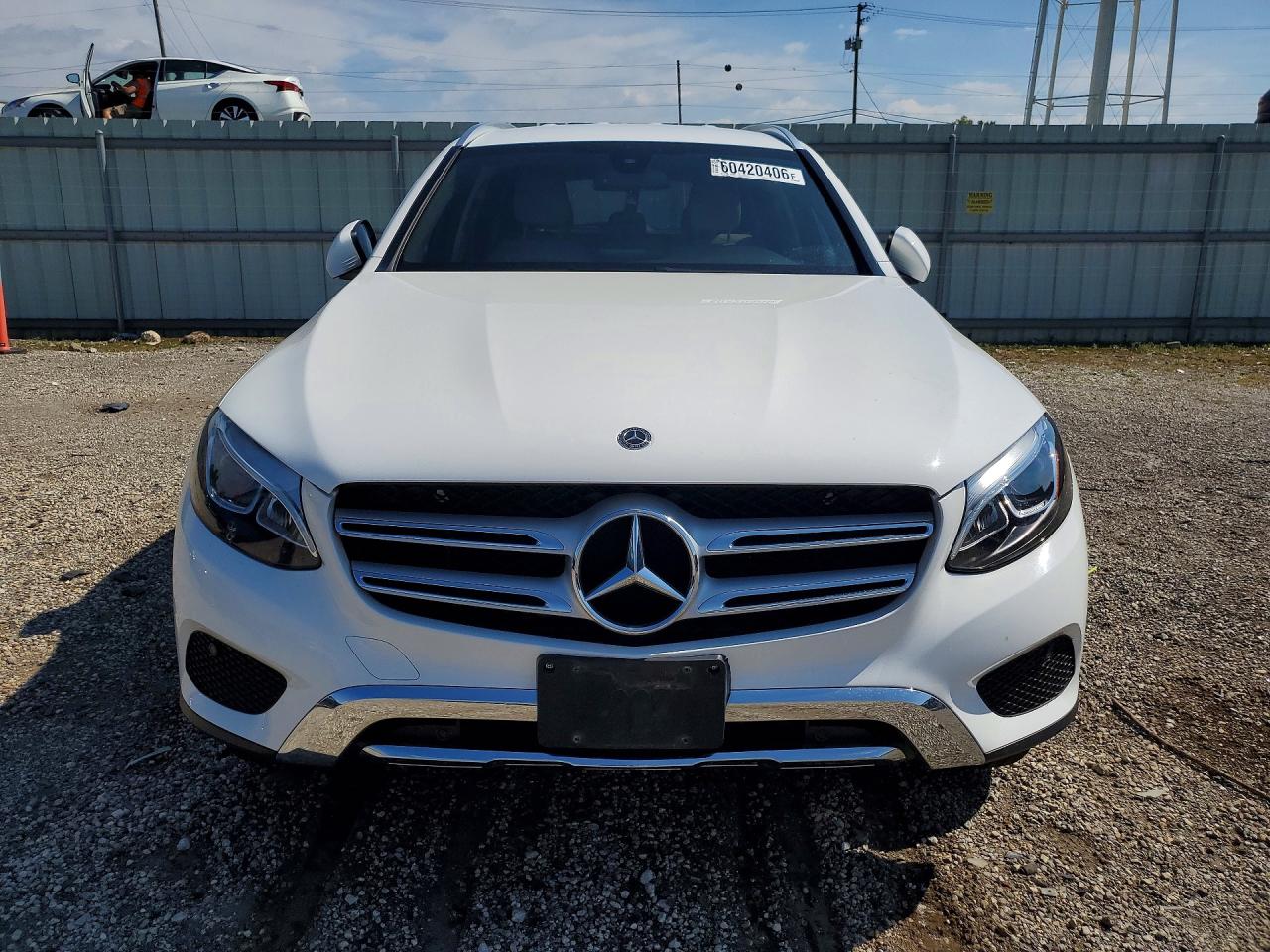2018 Mercedes-benz Glc 300 4matic White vin: WDC0G4KB1JV028339