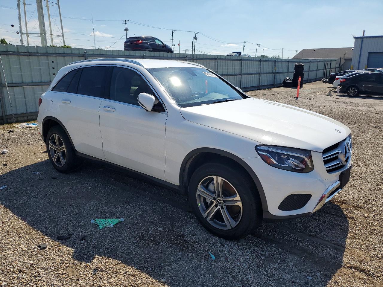 2018 Mercedes-benz Glc 300 4matic White vin: WDC0G4KB1JV028339