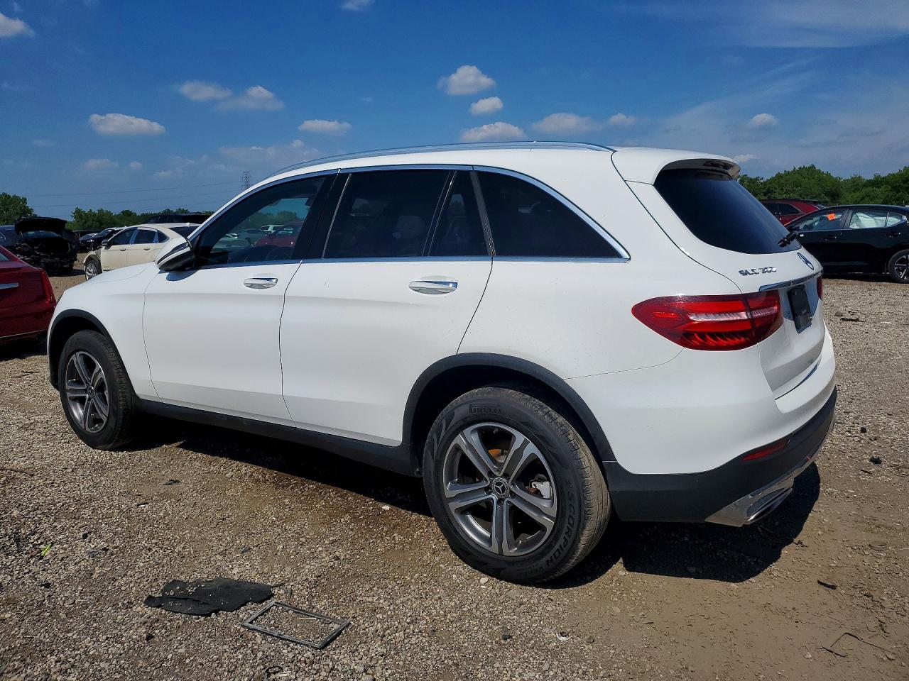 2018 Mercedes-benz Glc 300 4matic White vin: WDC0G4KB1JV028339