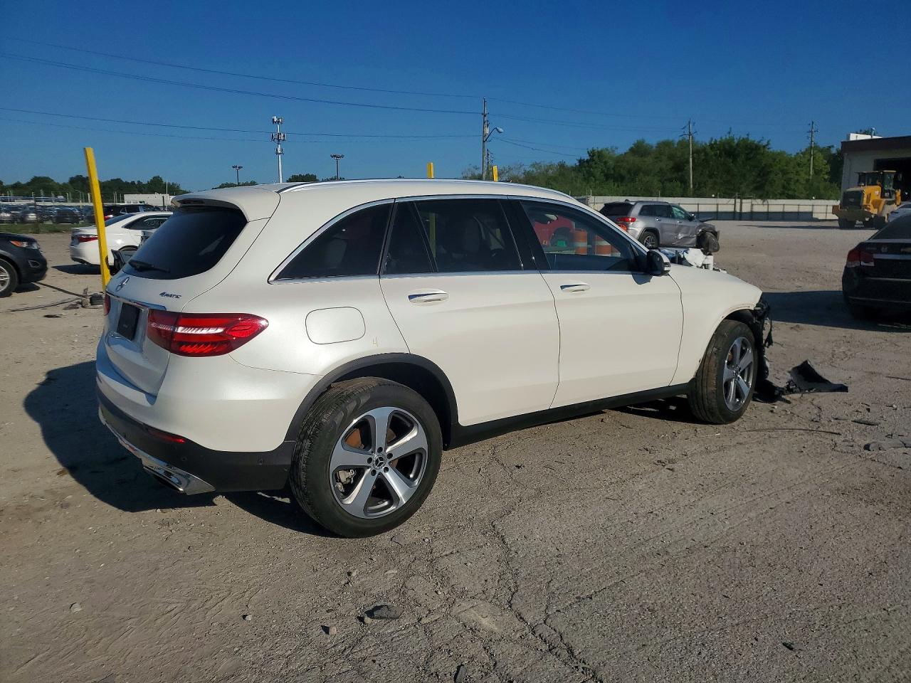 2019 Mercedes-benz Glc 300 4matic White vin: WDC0G4KB1KV160406