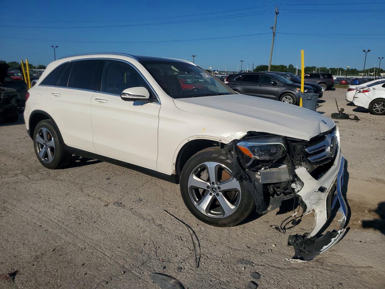 2019 Mercedes-benz Glc 300 4matic White vin: WDC0G4KB1KV160406