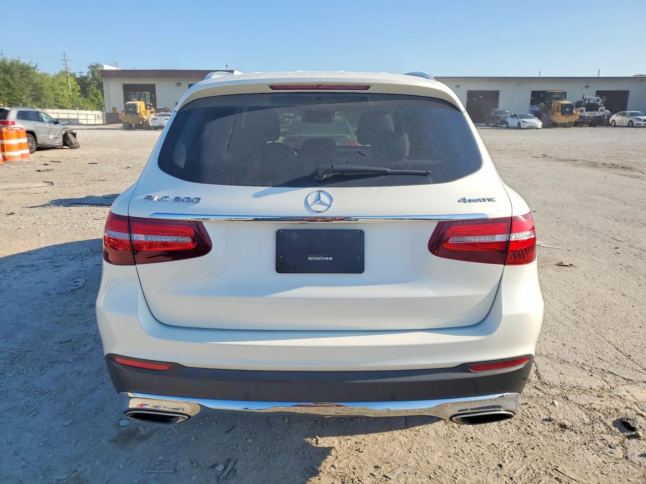 2019 Mercedes-benz Glc 300 4matic White vin: WDC0G4KB1KV160406
