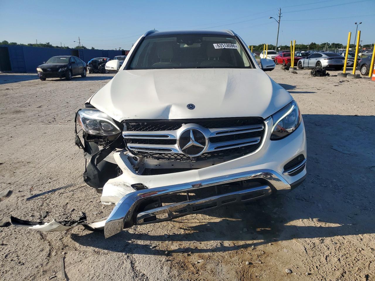2019 Mercedes-benz Glc 300 4matic White vin: WDC0G4KB1KV160406
