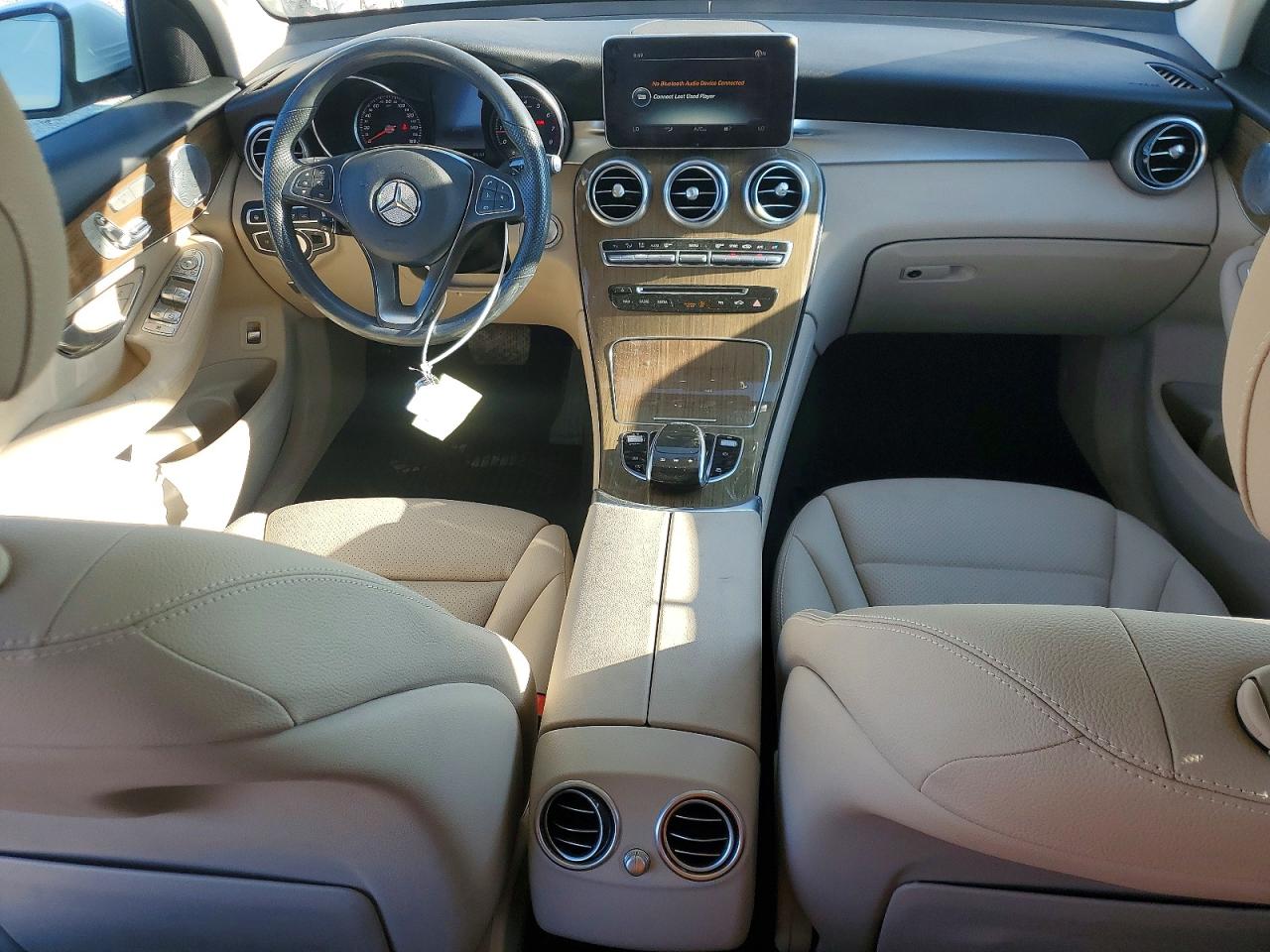 2019 Mercedes-benz Glc 300 4matic White vin: WDC0G4KB1KV160406