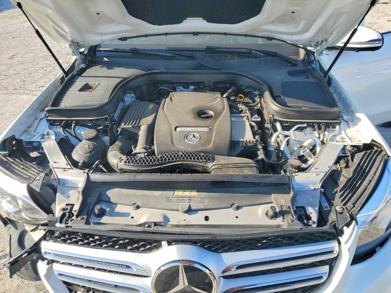 2019 Mercedes-benz Glc 300 4matic White vin: WDC0G4KB1KV160406