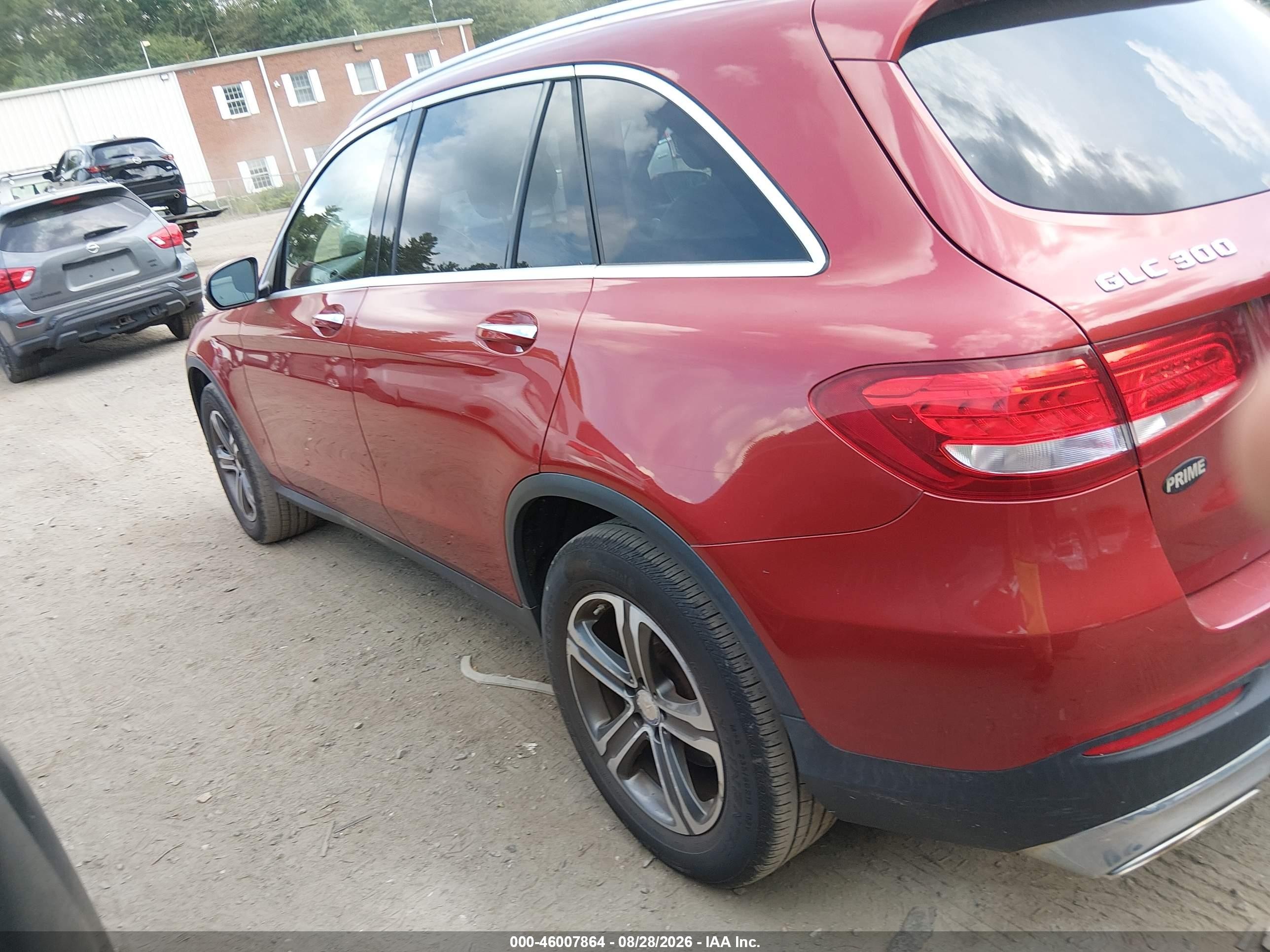 2016 Mercedes-benz Glc 300 4matic Red vin: WDC0G4KB2GF012038