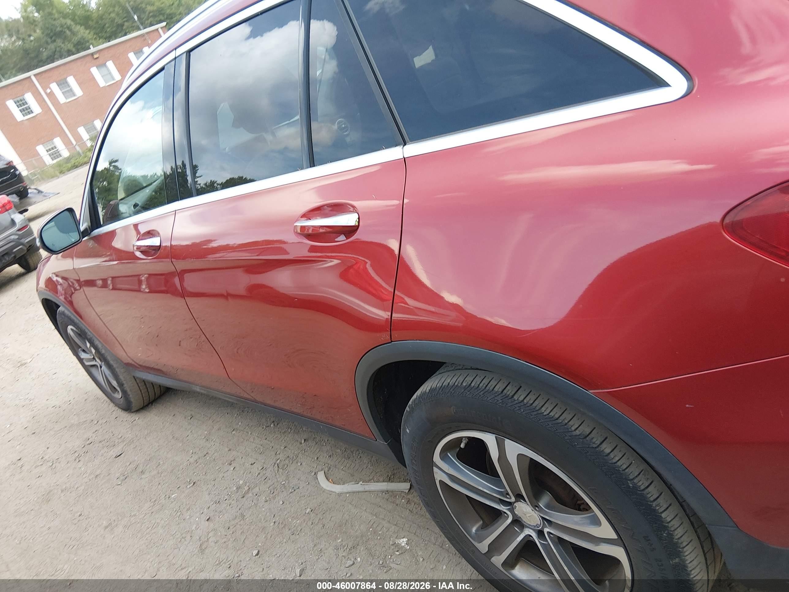 2016 Mercedes-benz Glc 300 4matic Red vin: WDC0G4KB2GF012038