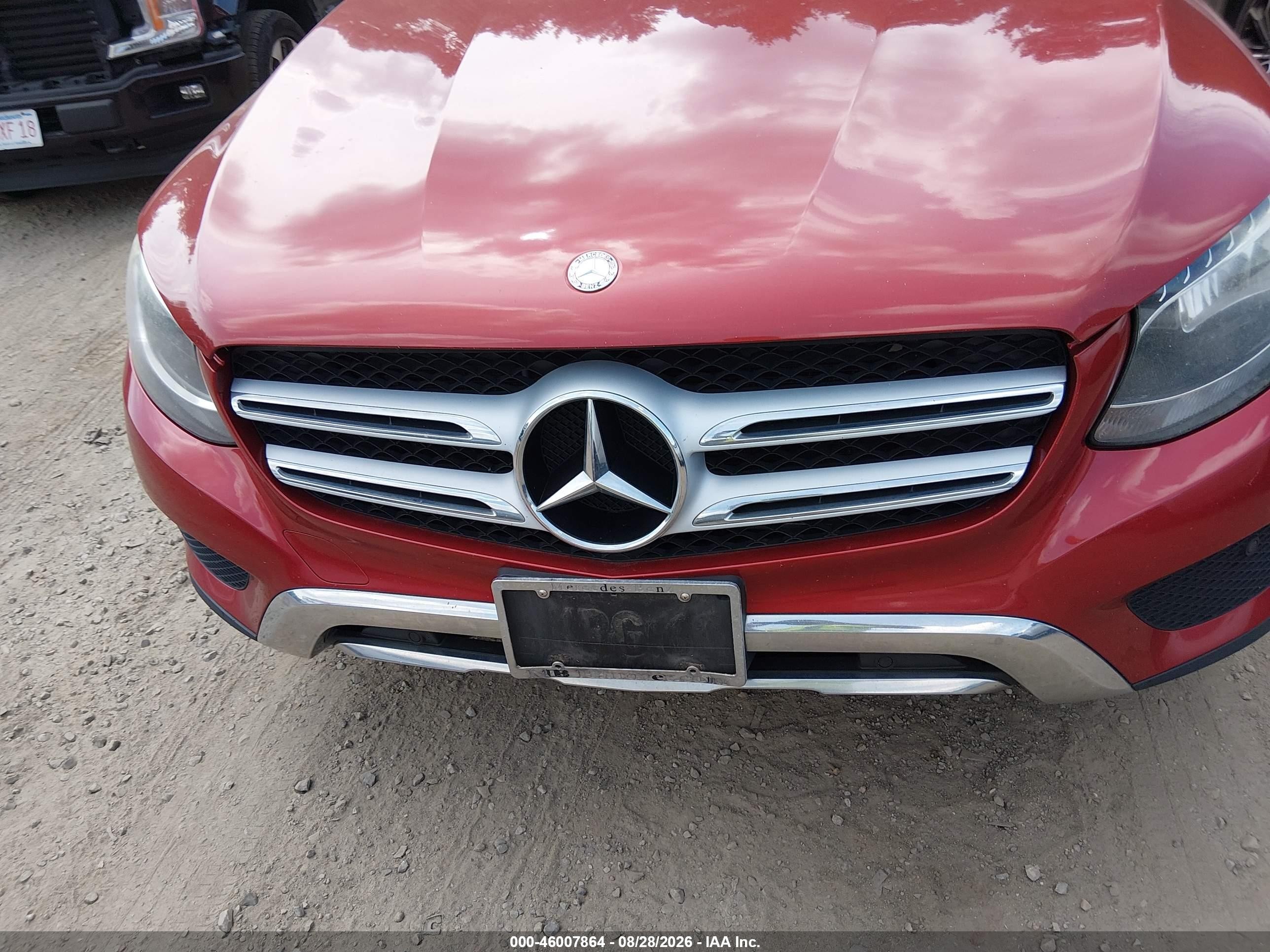 2016 Mercedes-benz Glc 300 4matic Red vin: WDC0G4KB2GF012038