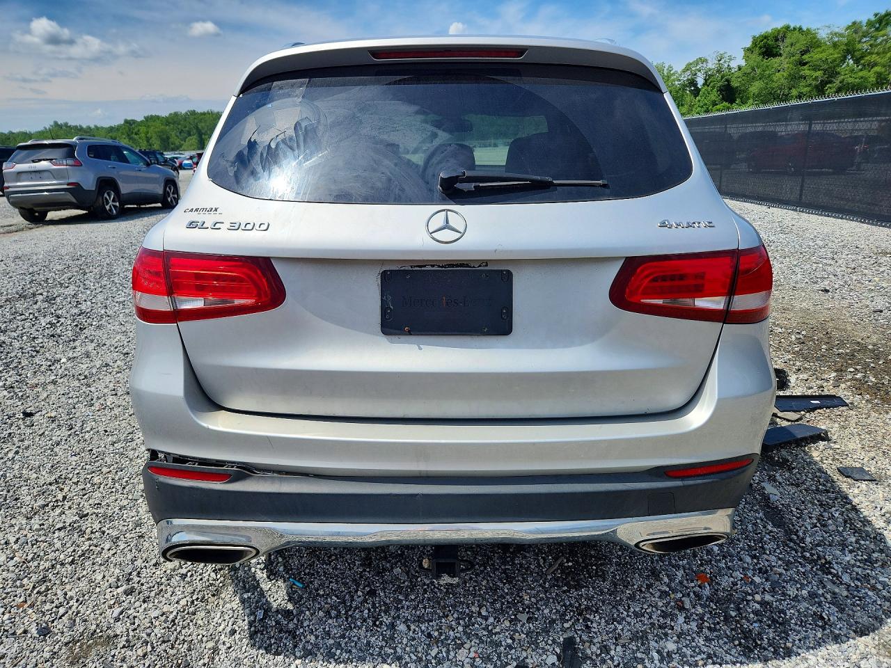 2017 Mercedes-benz Glc 300 4matic Silver vin: WDC0G4KB2HF129054