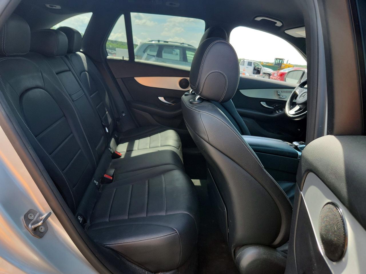 2017 Mercedes-benz Glc 300 4matic Silver vin: WDC0G4KB2HF129054