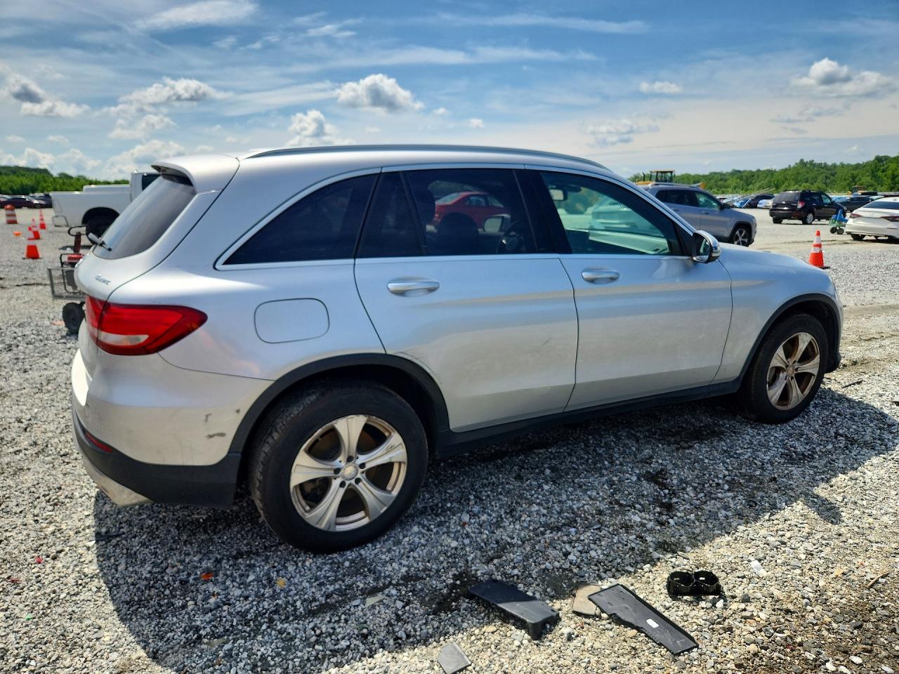 2017 Mercedes-benz Glc 300 4matic Silver vin: WDC0G4KB2HF129054