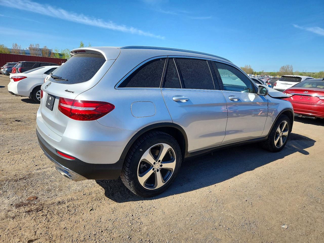 2017 Mercedes-benz Glc 300 4matic Silver vin: WDC0G4KB2HF129734
