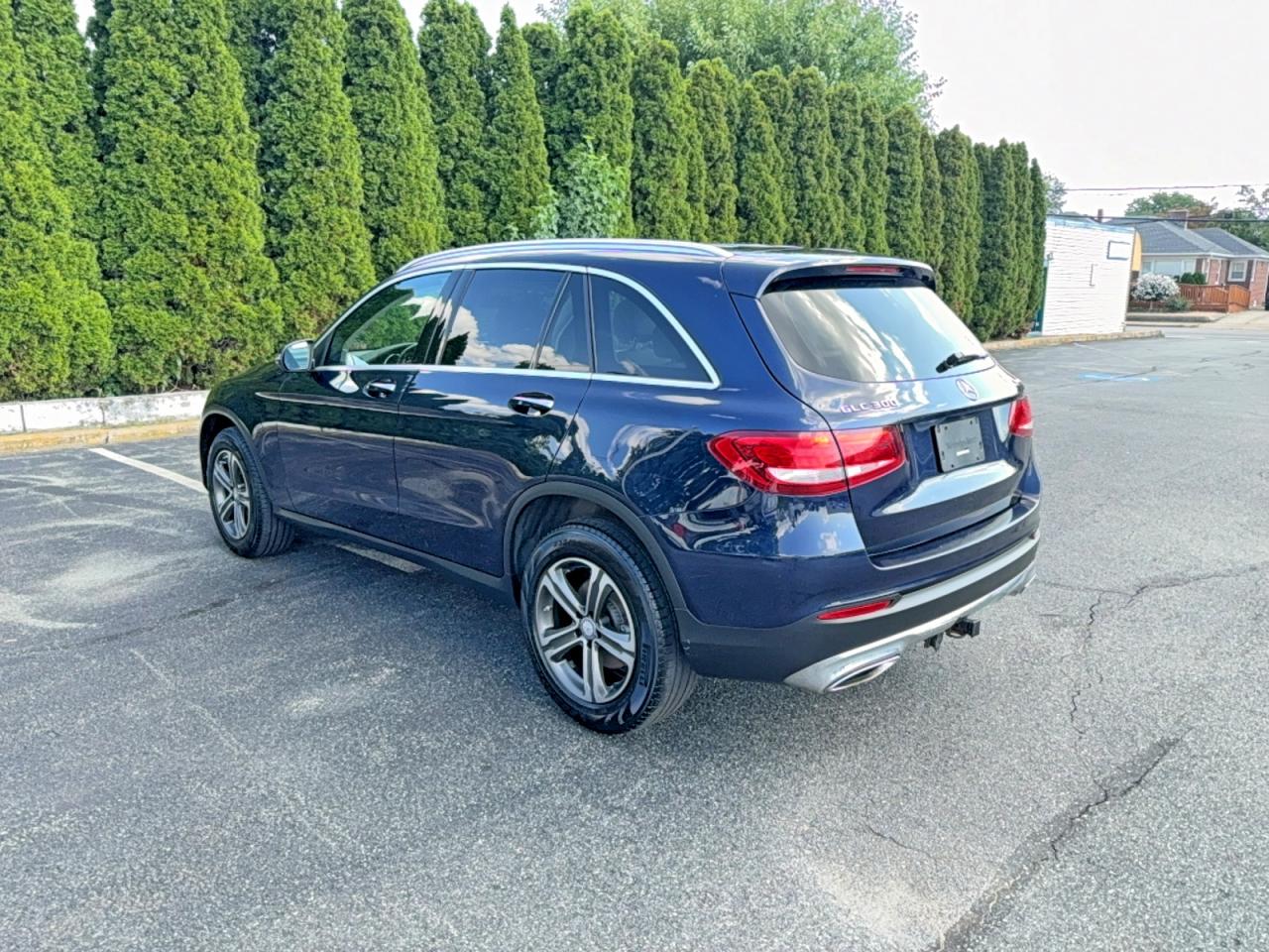 2017 Mercedes-benz Glc 300 4matic Синий vin: WDC0G4KB2HF160160