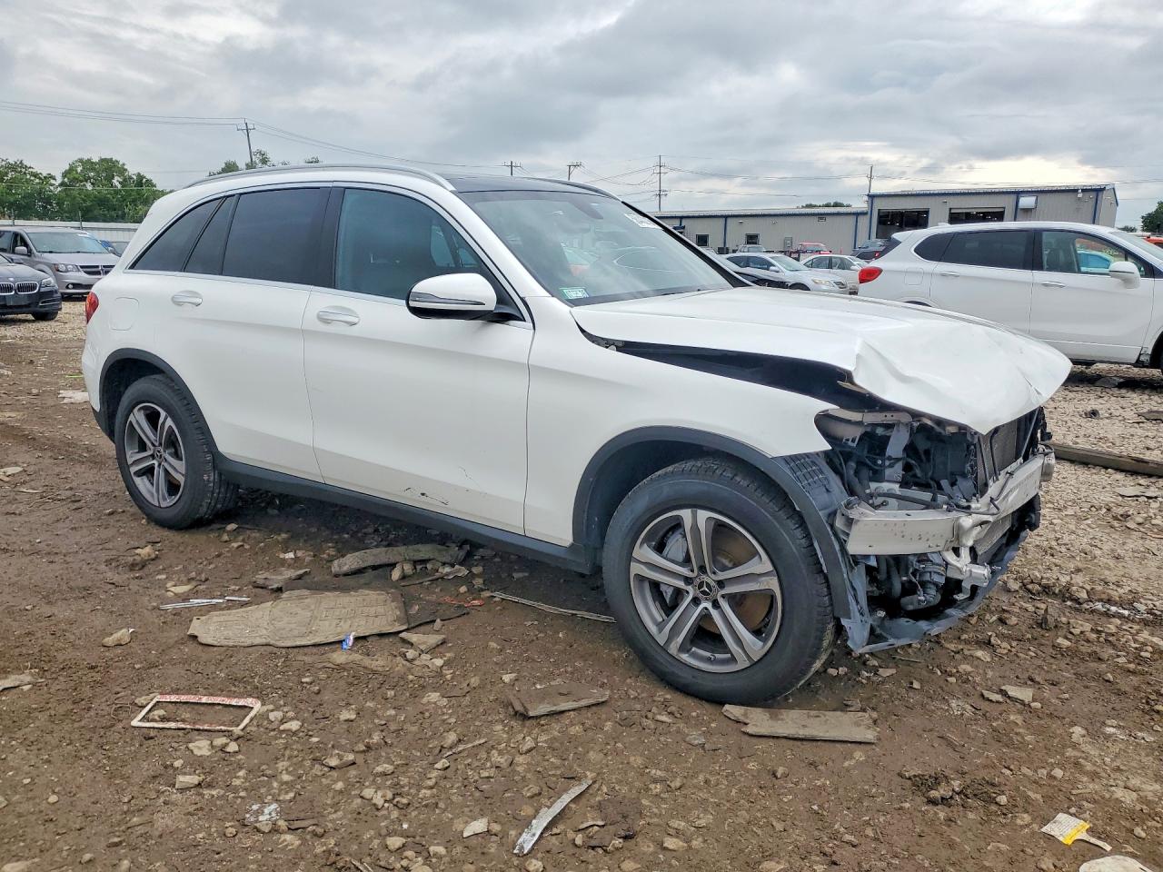 2018 Mercedes-benz Glc 300 4matic White vin: WDC0G4KB2JV055663