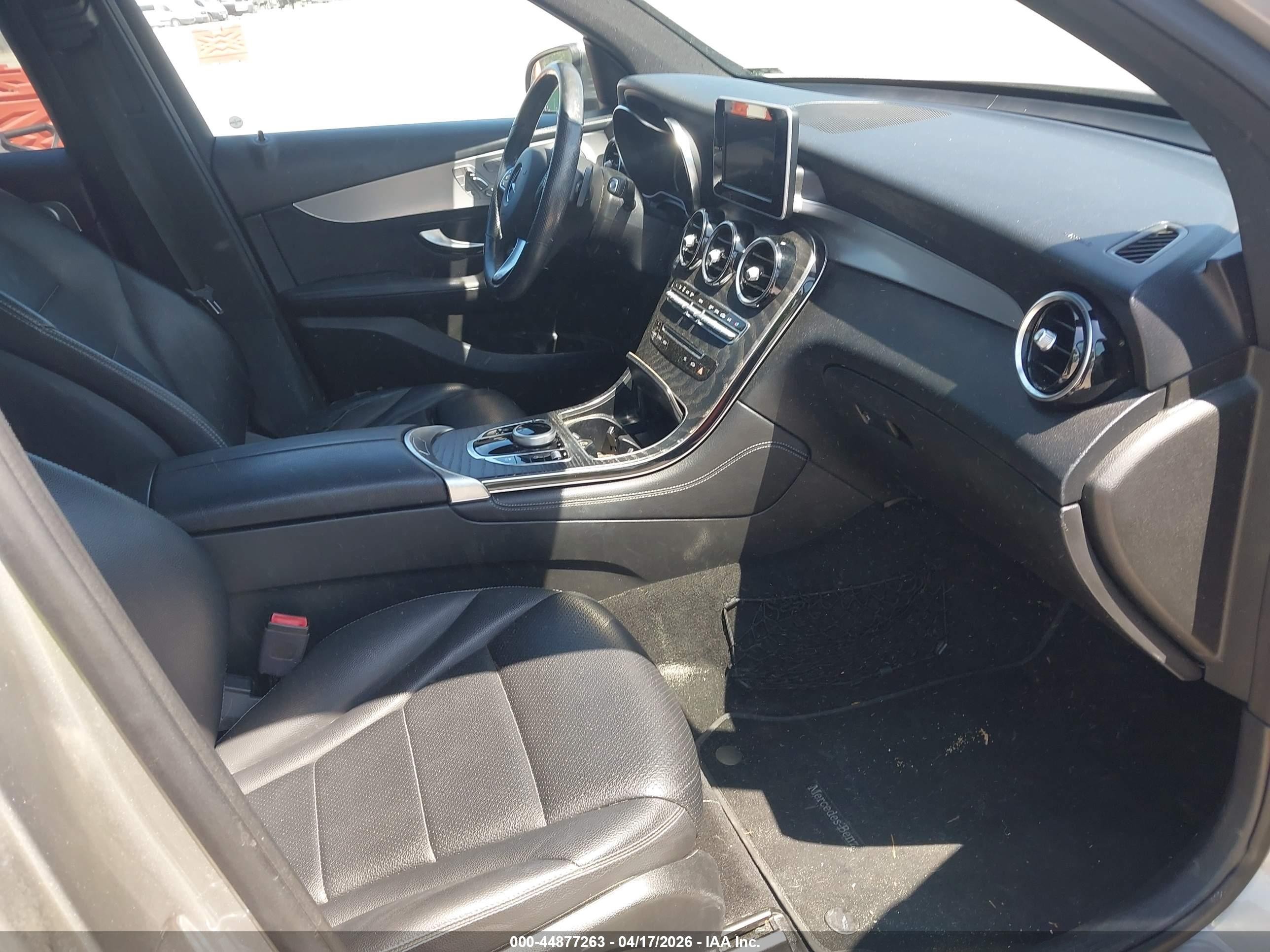 2019 Mercedes-benz Glc 300 4matic Silver vin: WDC0G4KB2KV124210