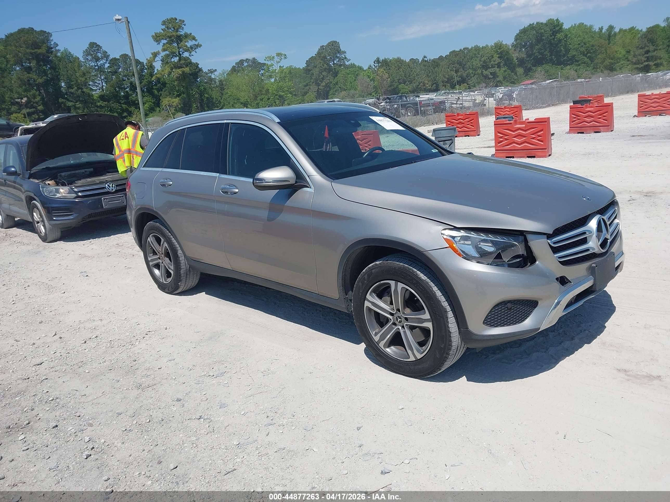 2019 Mercedes-benz Glc 300 4matic Silver vin: WDC0G4KB2KV124210