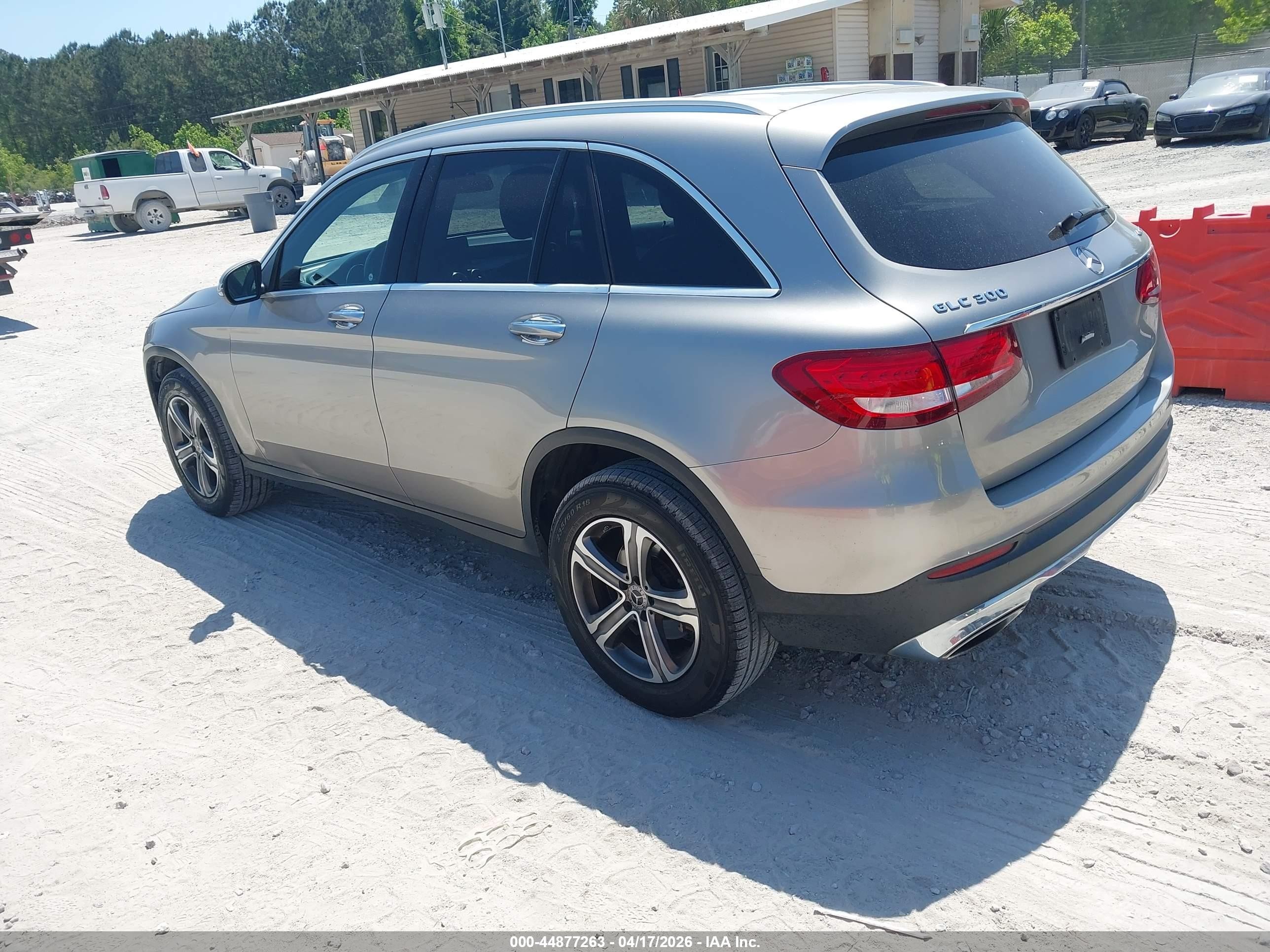 2019 Mercedes-benz Glc 300 4matic Silver vin: WDC0G4KB2KV124210
