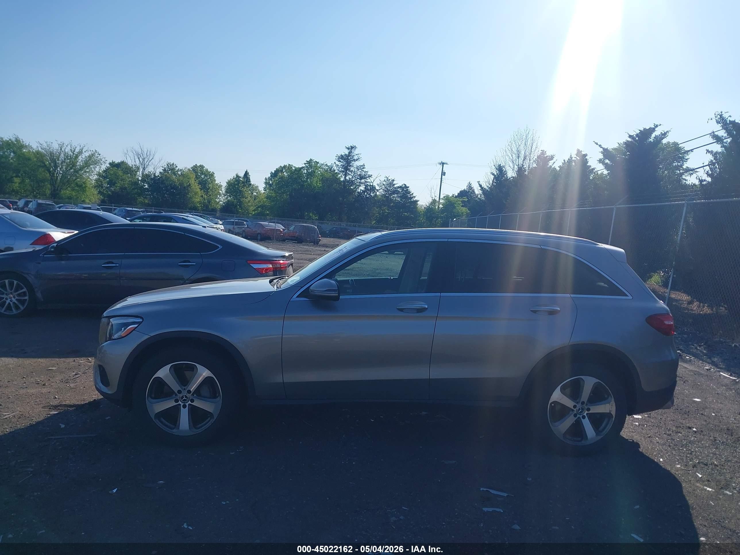 2019 Mercedes-benz Glc 300 4matic Gold vin: WDC0G4KB2KV194337
