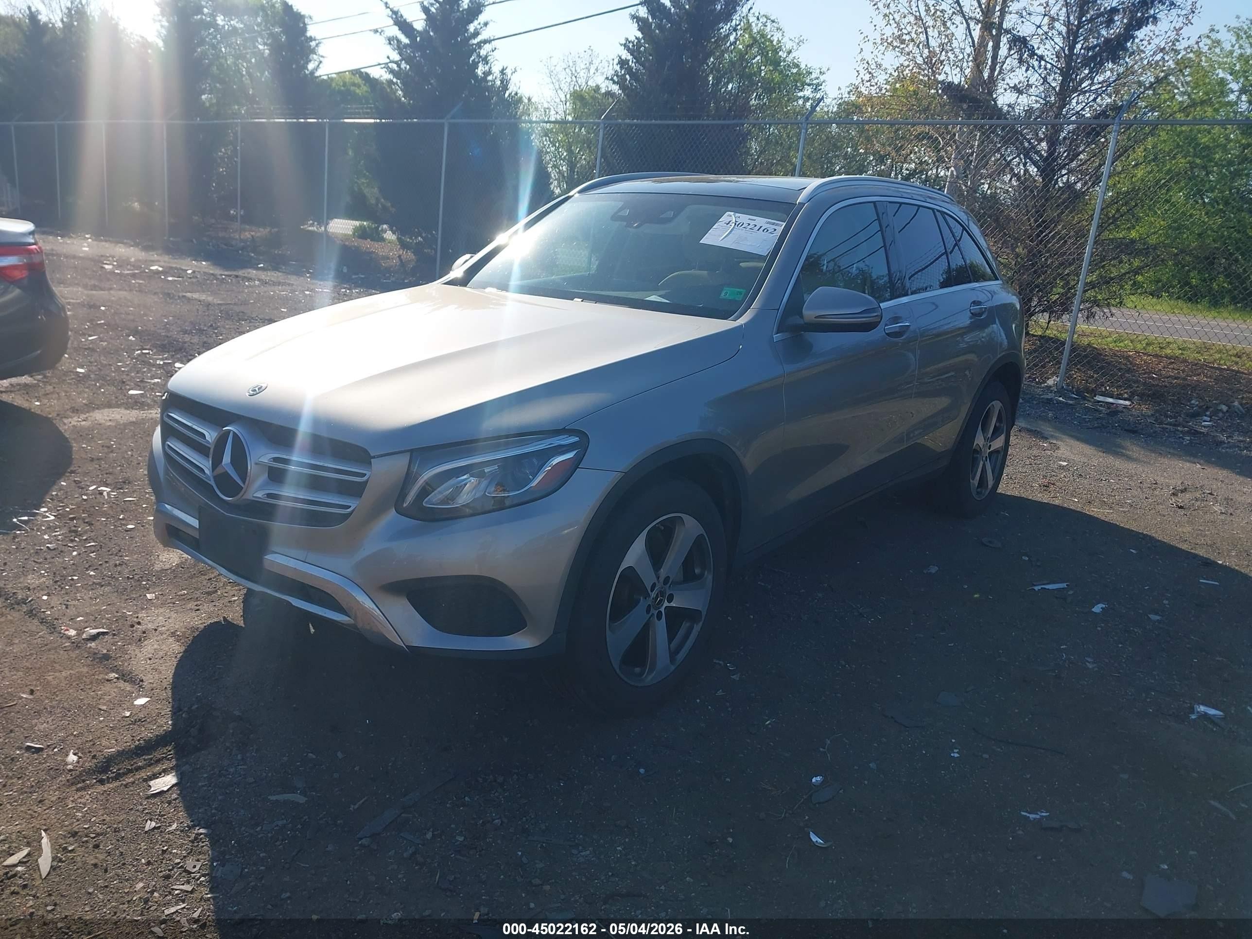 2019 Mercedes-benz Glc 300 4matic Gold vin: WDC0G4KB2KV194337