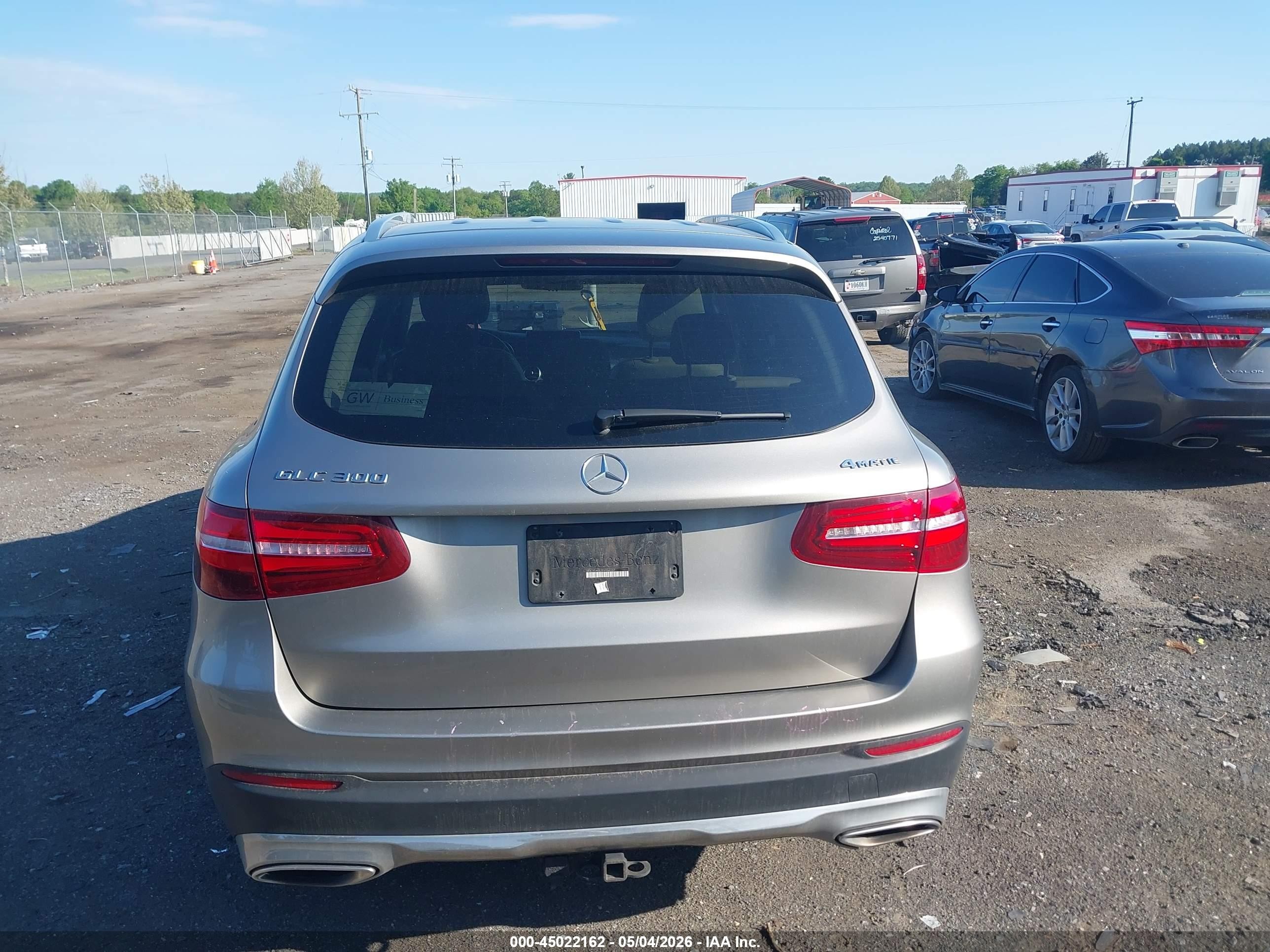 2019 Mercedes-benz Glc 300 4matic Gold vin: WDC0G4KB2KV194337